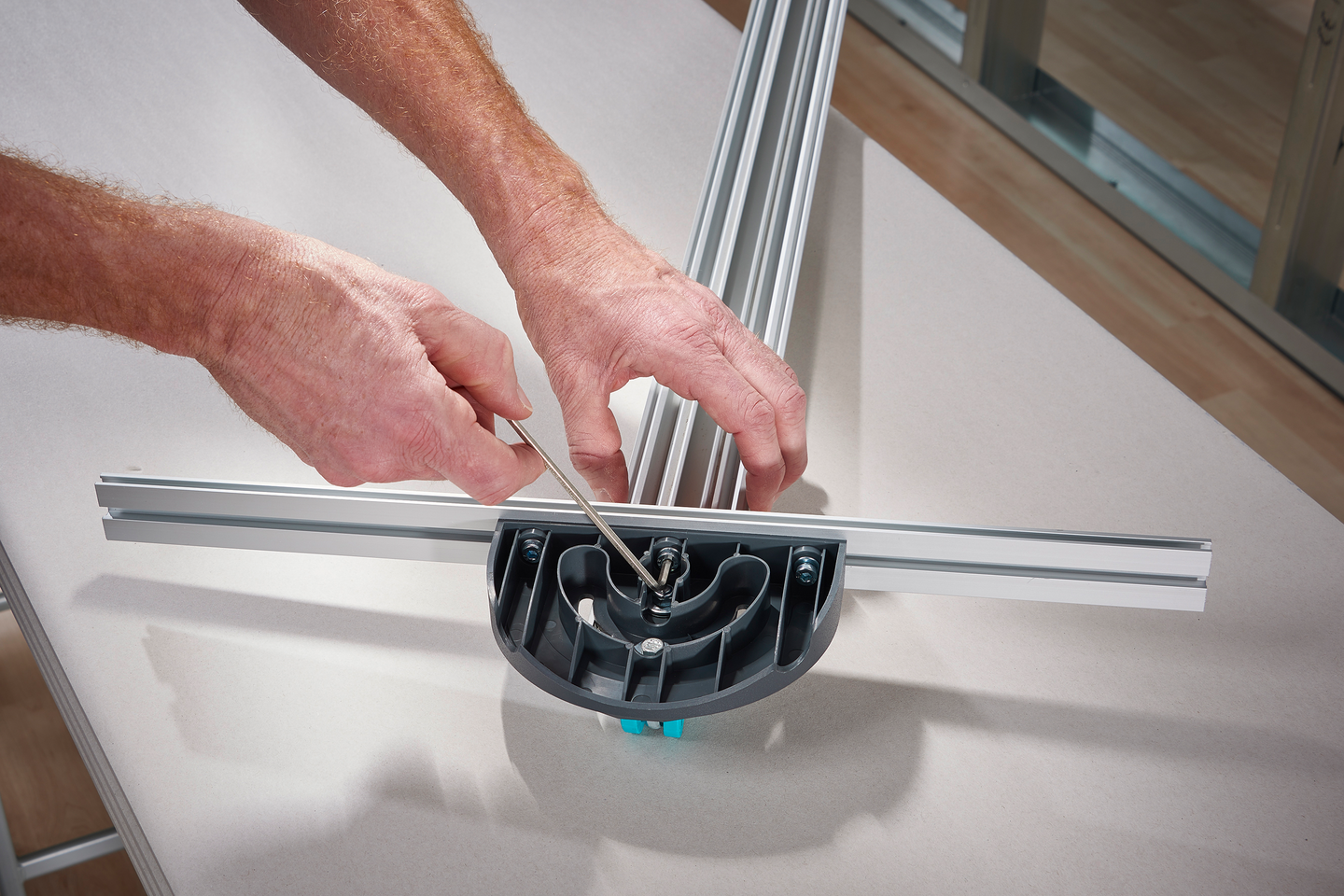 T-palkki ja pitkittäisleikkuri Wolfcraft