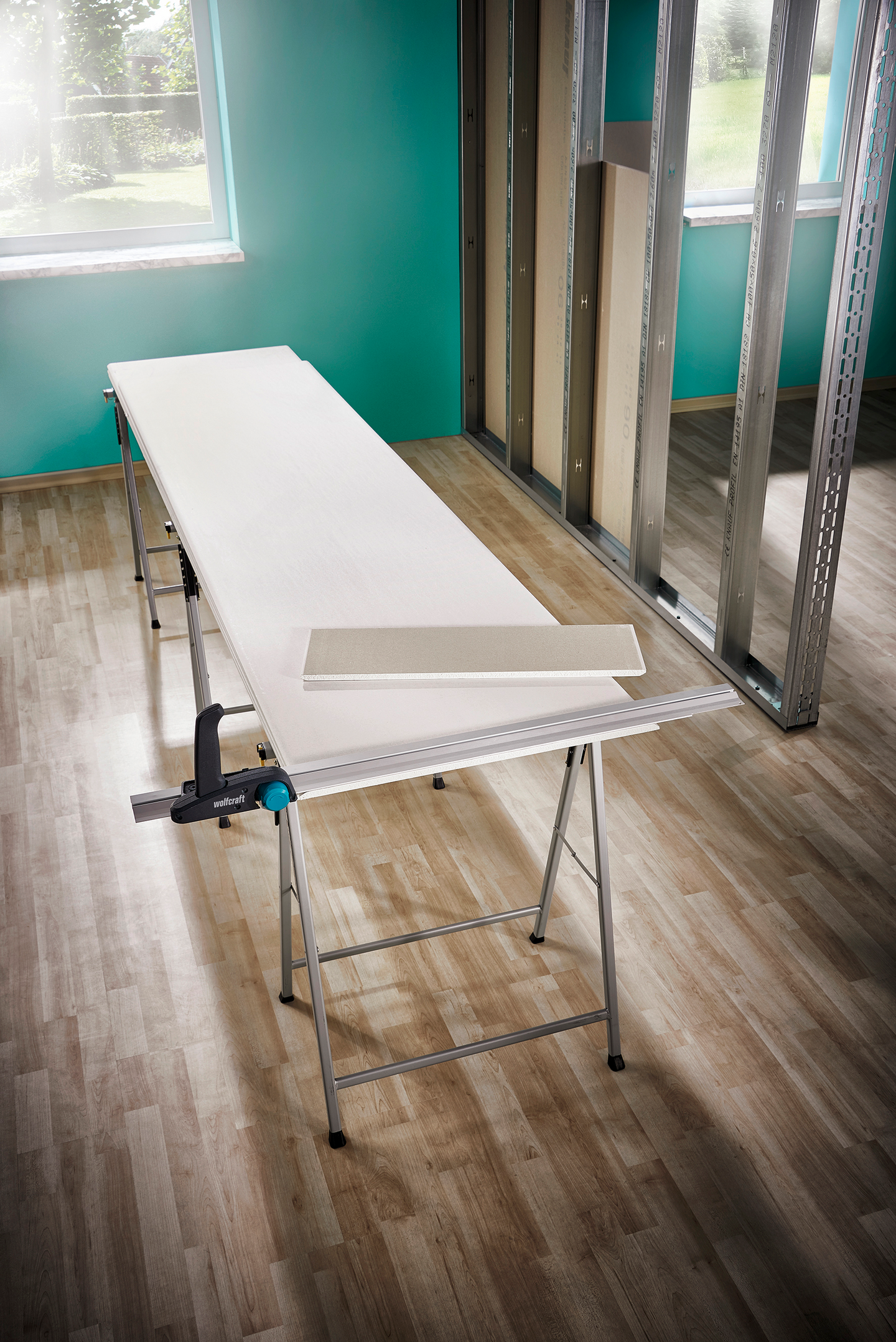 Kipsilevyleikkuri Wolfcraft kiskolla