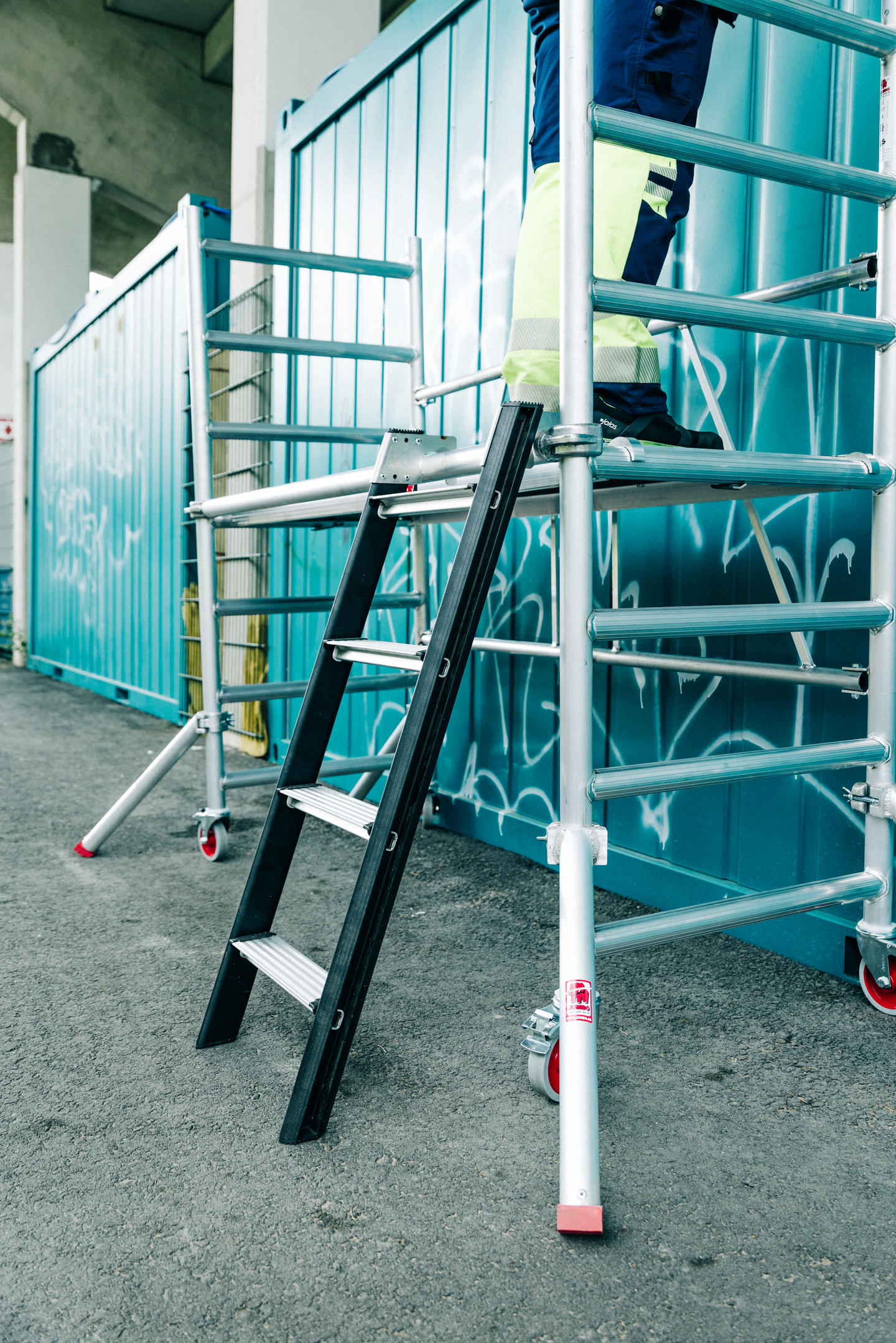 Asennusteline Tikli Jumbo 178 Nousu1-varustelu, askelmatikas 1m ja tukijalat