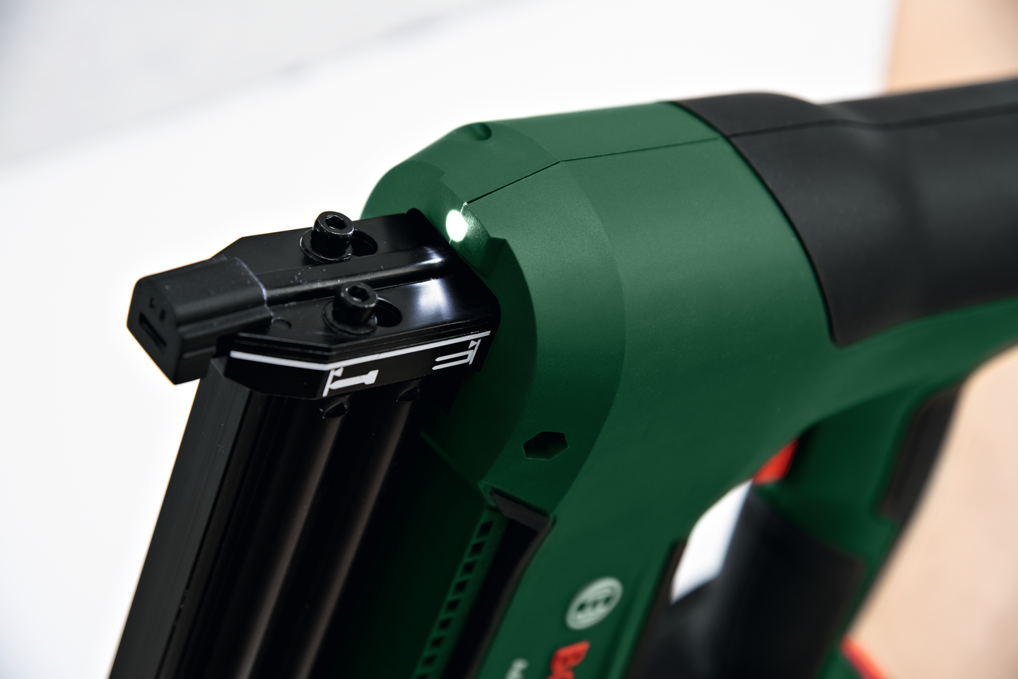 Akkuyhdistelmänaulain Bosch AdvancedTacker 18V-25 Solo