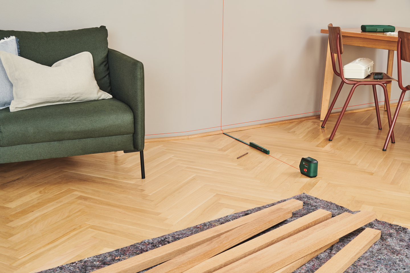 Linjalaser Bosch UniversalLevel 2 säilytystasku 2xAA-paristot