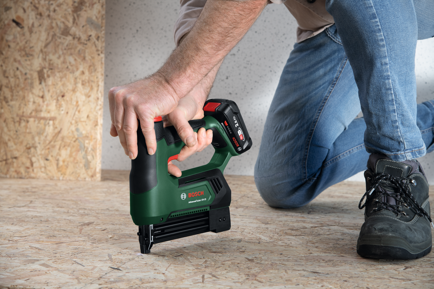 Akkuyhdistelmänaulain Bosch AdvancedTacker 18V-25 Solo