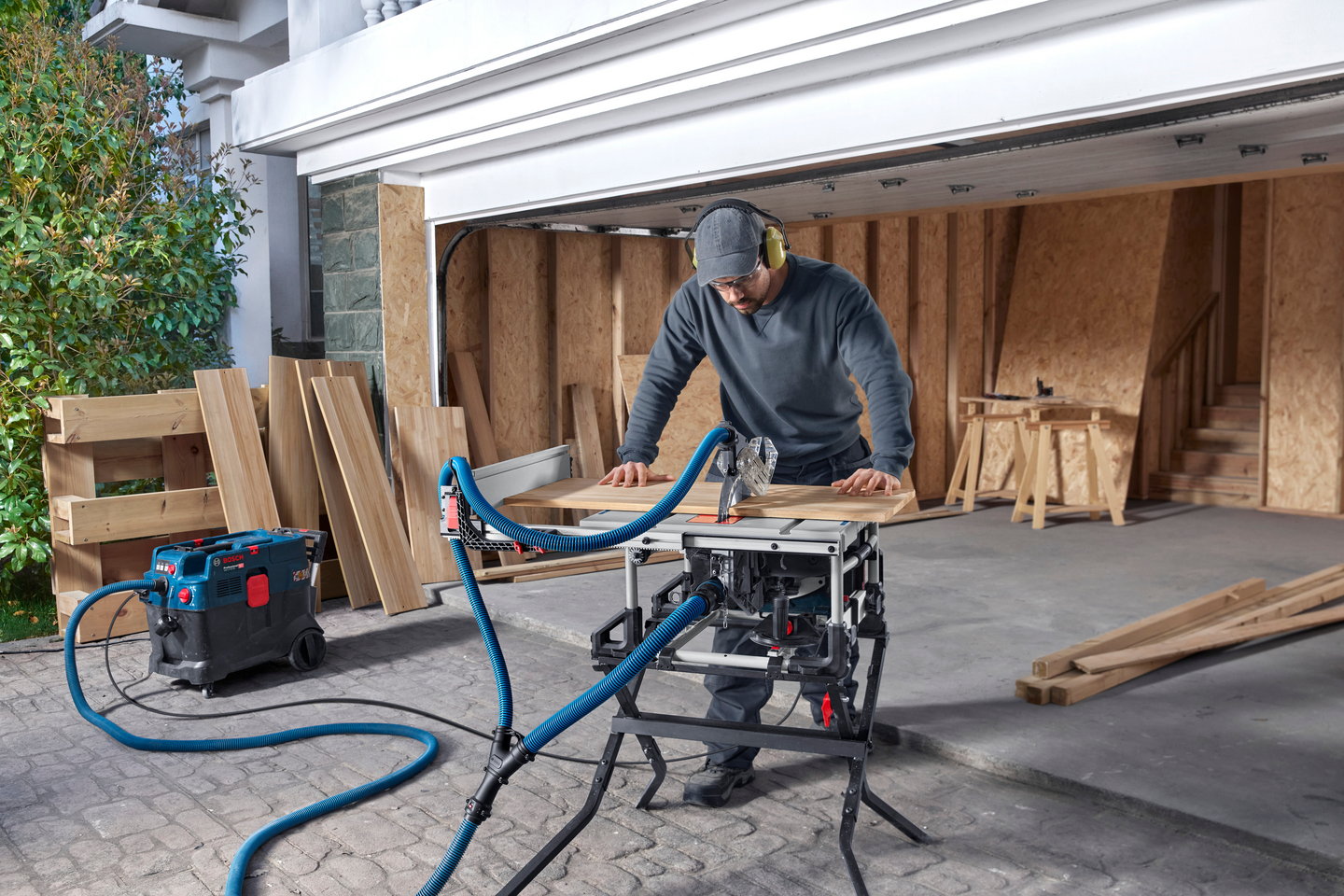 Pöytäsaha Bosch GTS 70-216