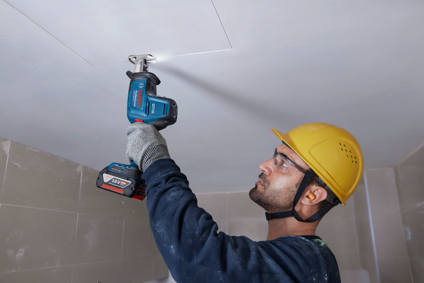 Akkupuukkosaha Bosch GSA 18V-24 Solo sis. tikaskoukun