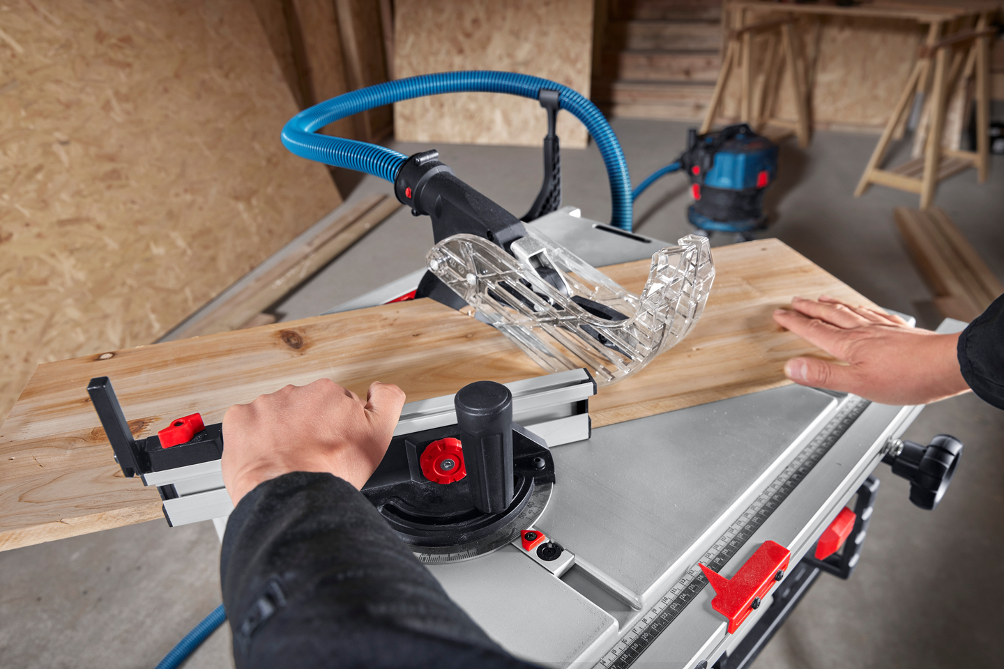 Akkupöytäsaha Bosch GTS 18V-70 Solo