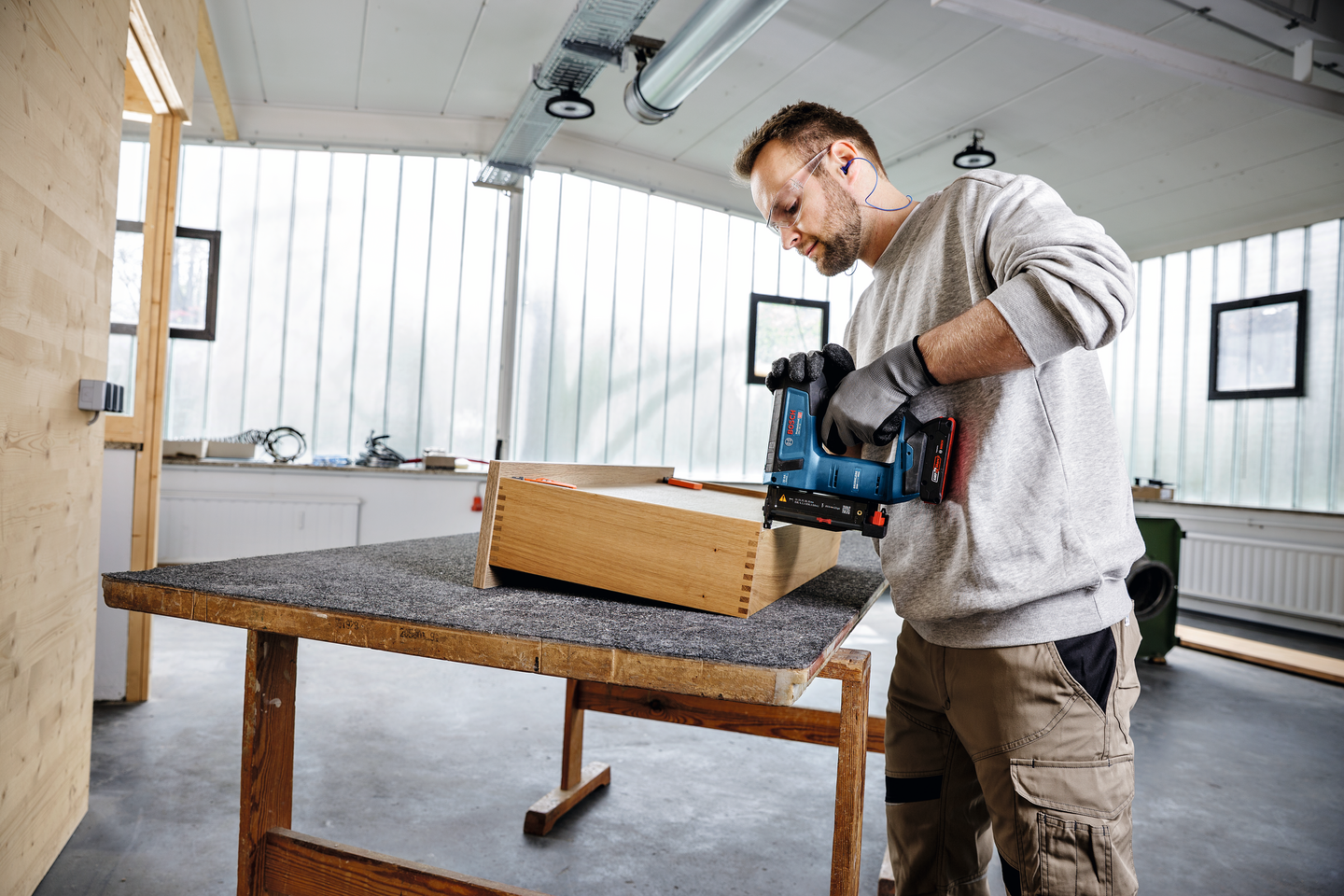 Akkupinninaulain Bosch GNH 18V-35 Solo