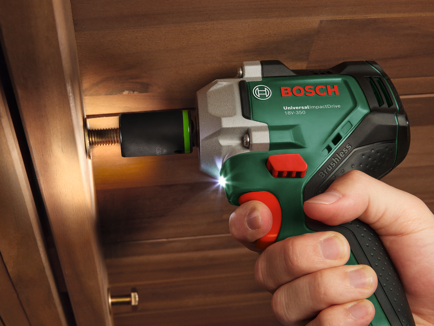 Renkaanvaihtosarja Bosch DIY 18V 2-osainen 1x2,0Ah 1x4,0Ah