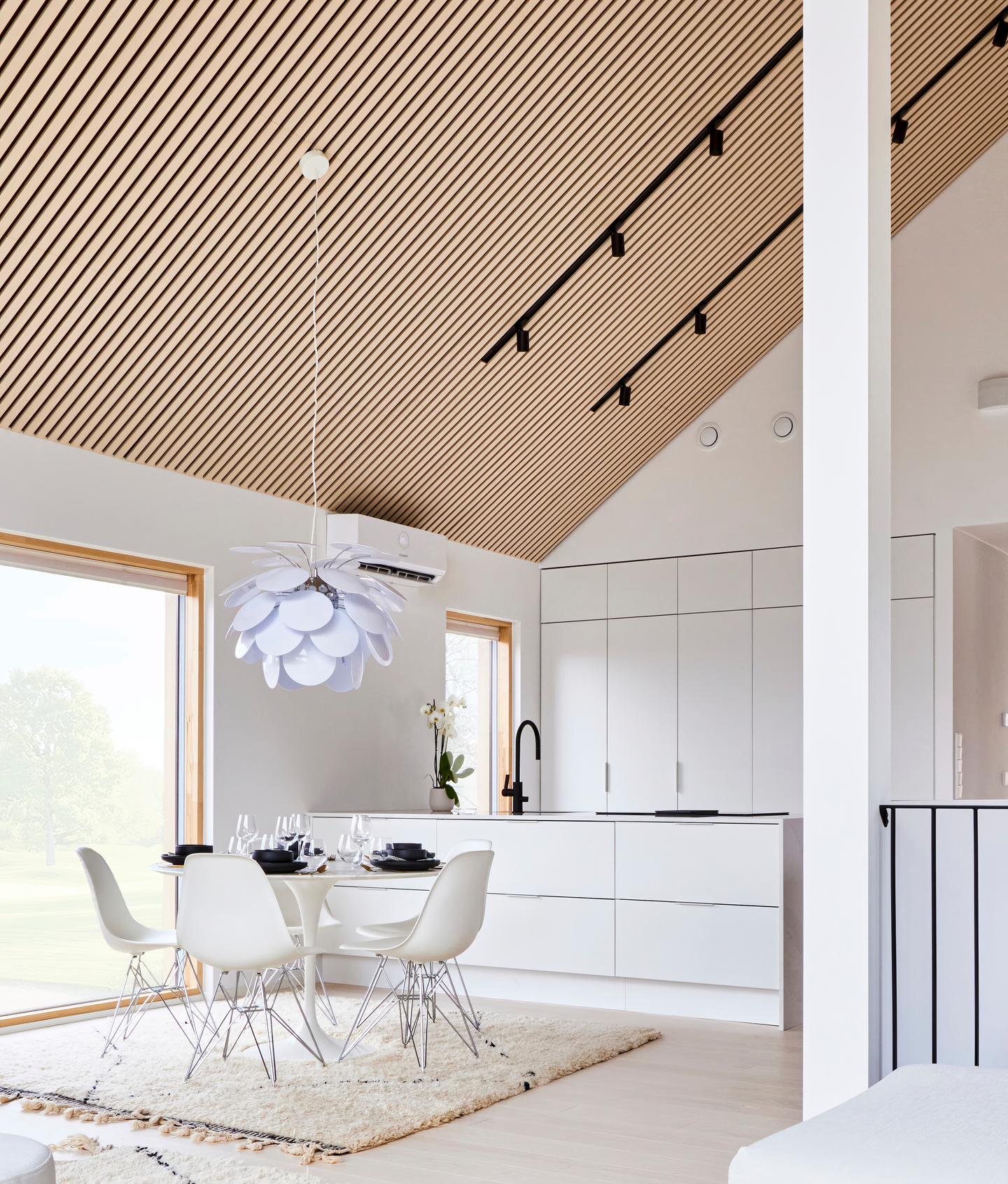 Akustiikkarimapaneeli Cello 22x600x2700mm saarni 4cm rima