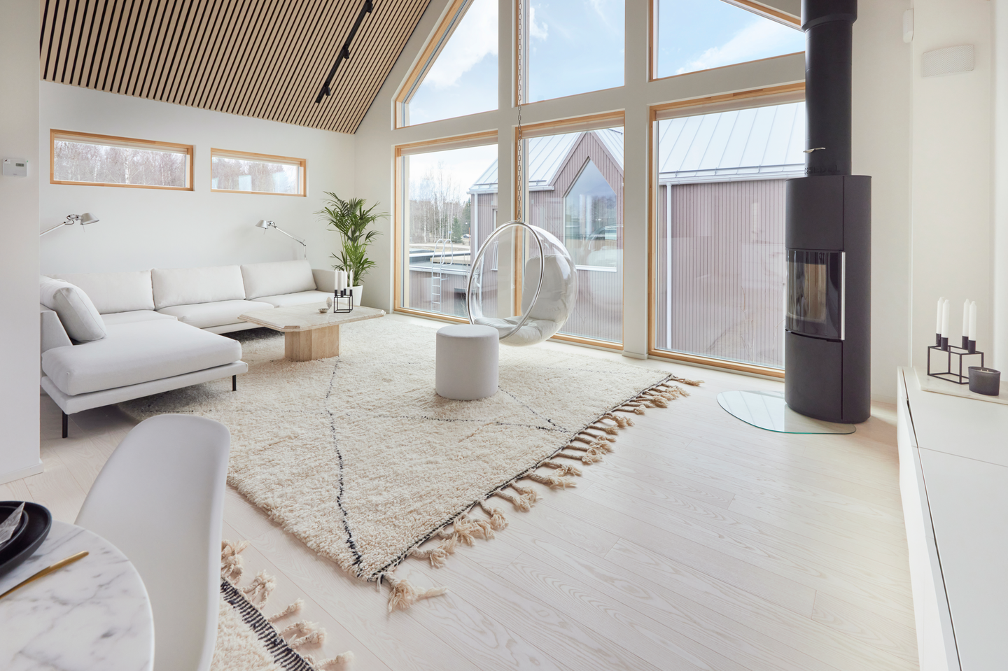 Akustiikkarimapaneeli Cello 22x600x2700mm saarni 4cm rima