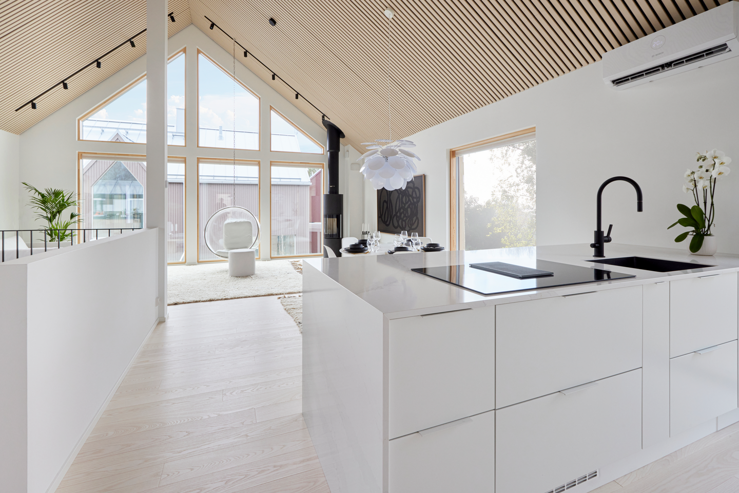 Akustiikkarimapaneeli Cello 22x600x2700mm saarni 4cm rima