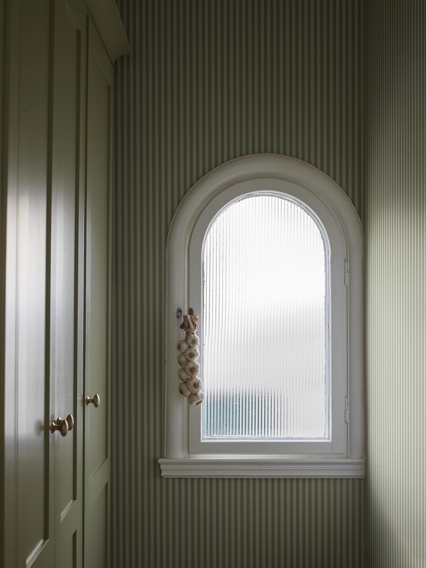 Kuitutapetti Boråstapeter Mölle Stripe o Myrten 5734 Mölle Stripe 10,05m