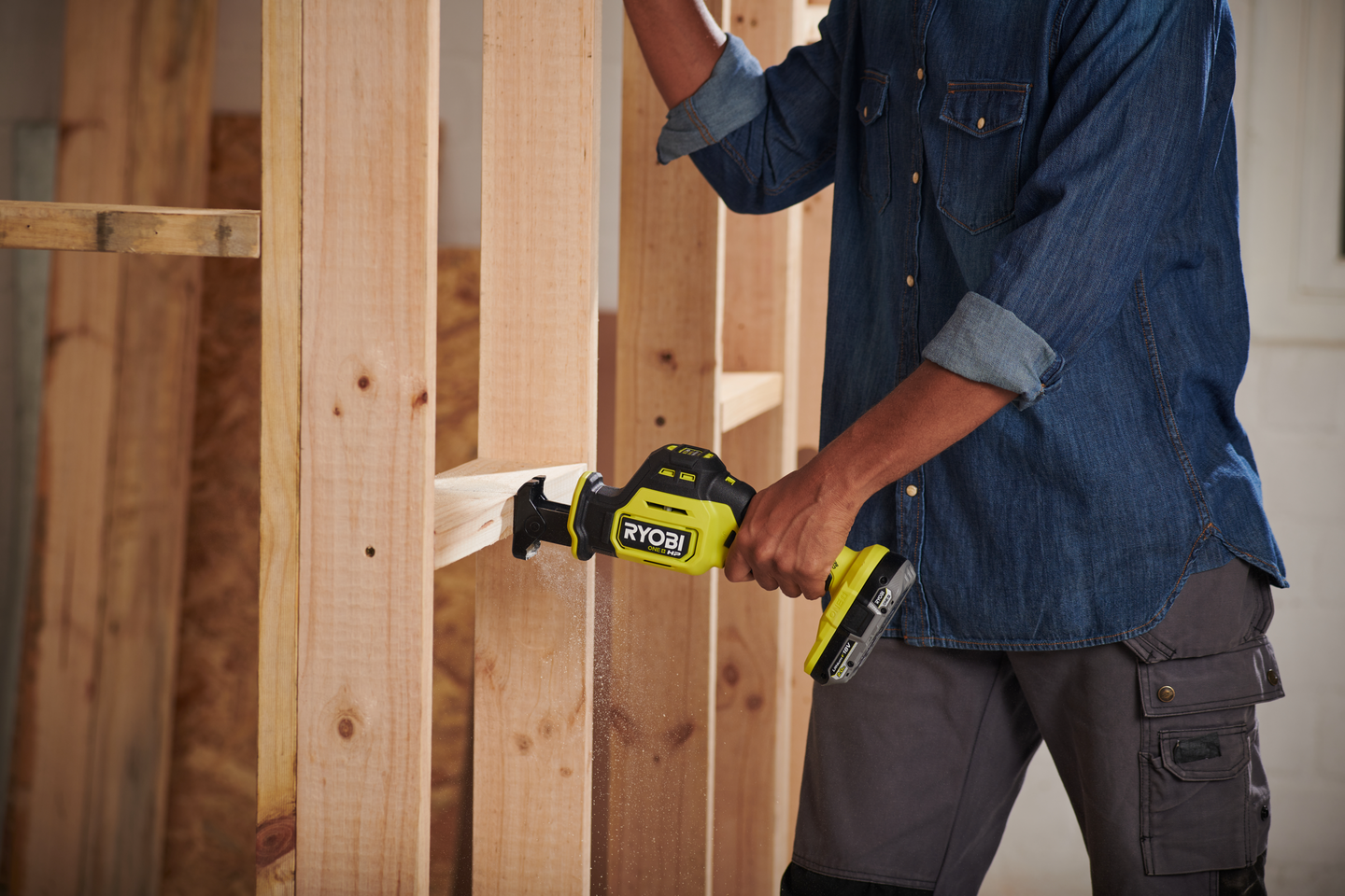 Puukkosaha RYOBI RRS18C10 18V ONE+ HP hiiliharjaton moottori ei akkua