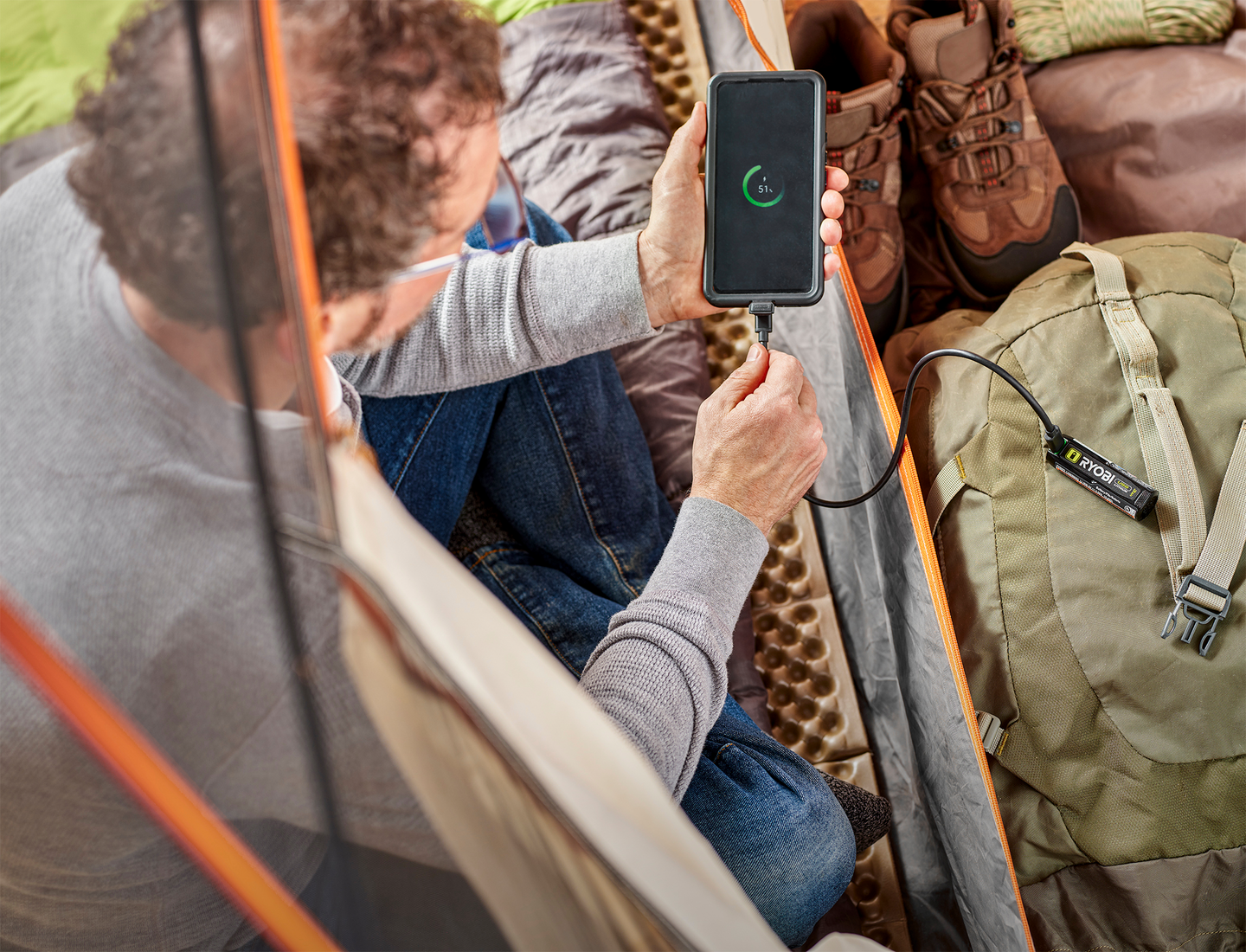 Akku Ryobi RB4L30 4V USB Lithium 2x3,0Ah varavirtalähde