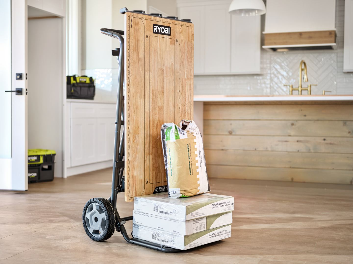 Työpöytä Ryobi Speed Bench RWBSB-01 pyörillä