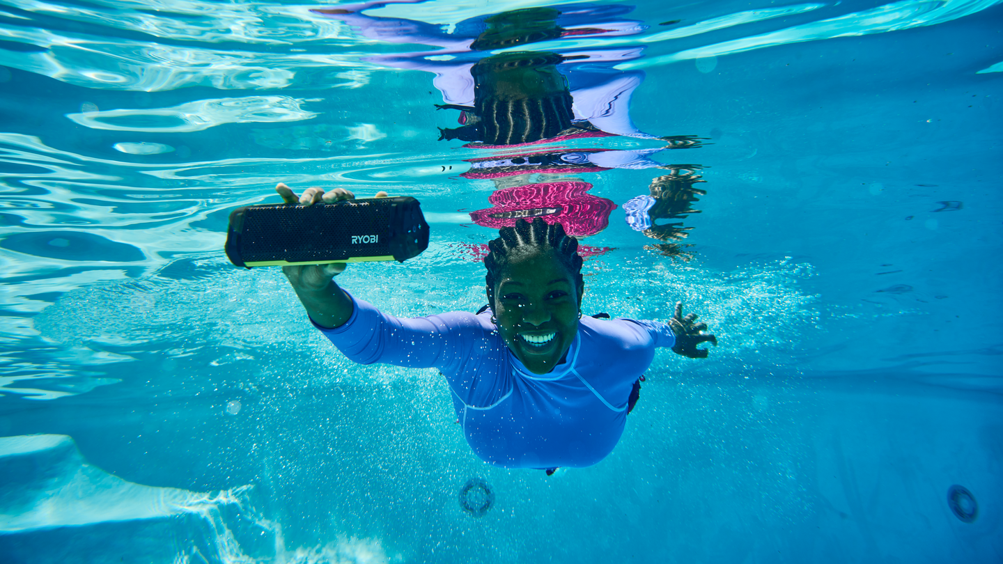 Kaiutin RYOBI RS4-120G 4V USB Litium-sarja 20W Bluetooth 1x2,0Ah akku