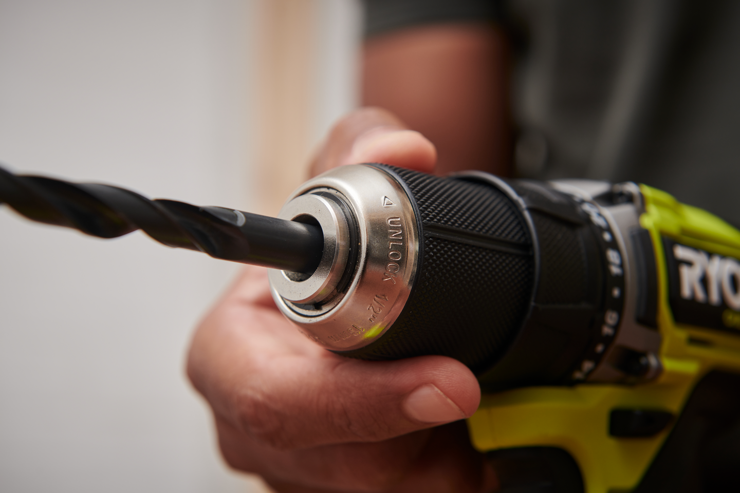 Akkuporakone RYOBI RDD18C1-220S 18V ONE+ HP hiiliharjaton 2x2,0Ah akut