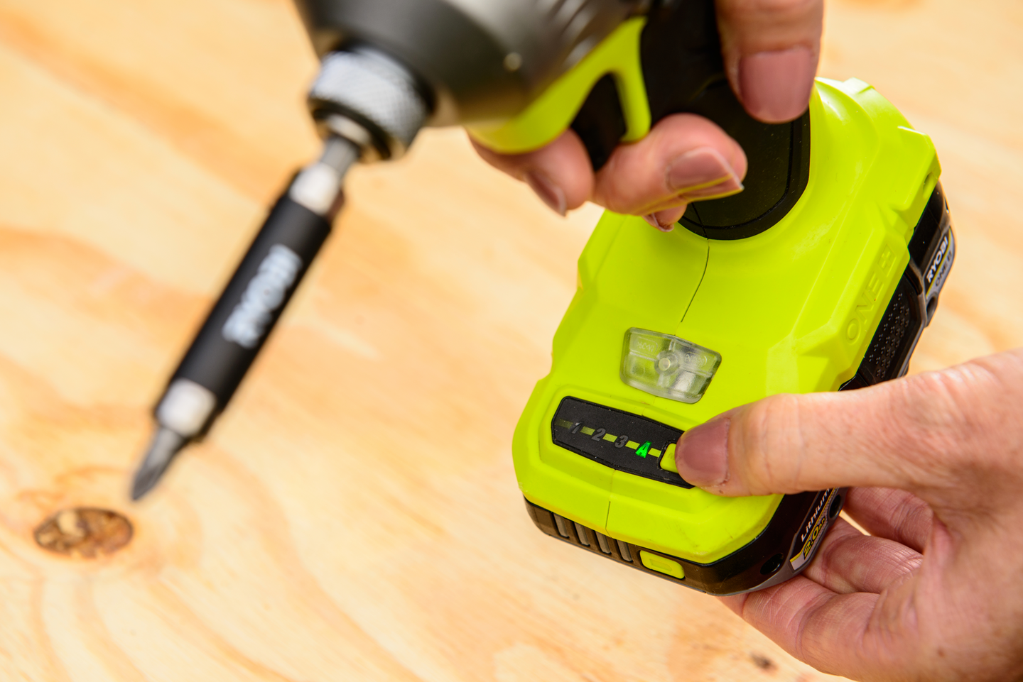 BORRSKRUVDRAGARE RYOBI SLAG, RPD18X1-0