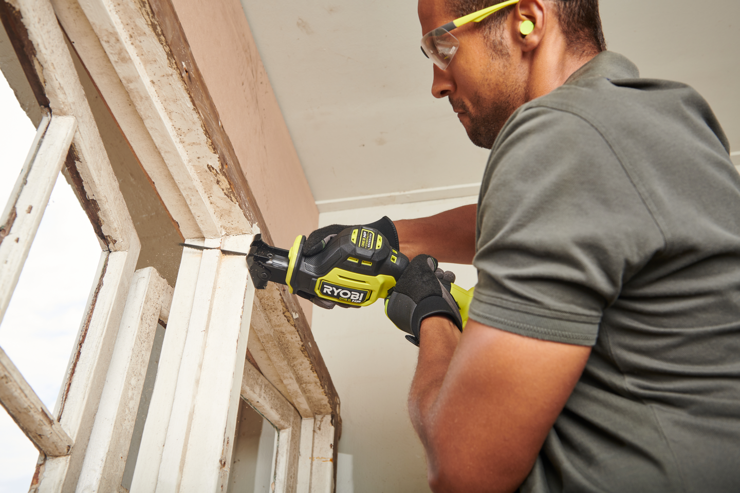 Puukkosaha RYOBI RRS18C10 18V ONE+ HP hiiliharjaton moottori ei akkua