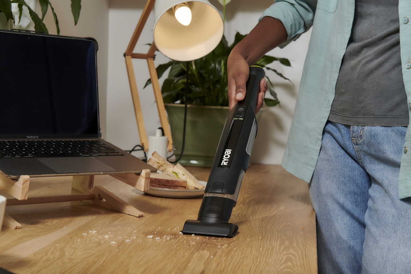 Rikkaimuri Ryobi RHV44-220G 4V USB-Lithium-sarja 2x2,0Ah akulla