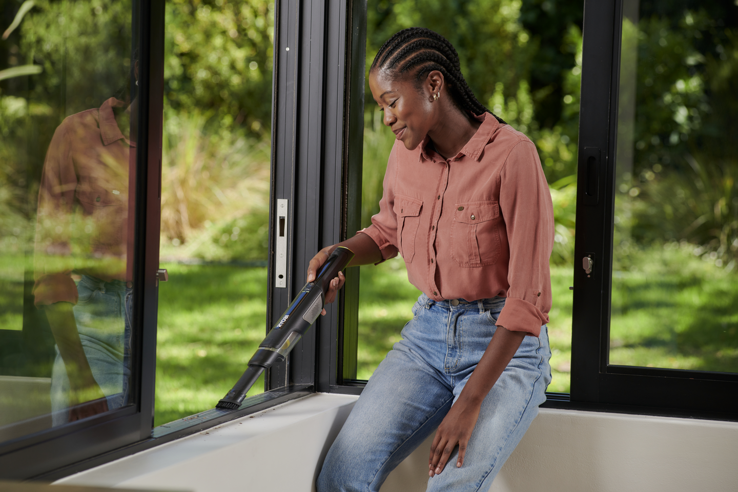 Rikkaimuri Ryobi RHV44-220G 4V USB-Lithium-sarja 2x2,0Ah akulla