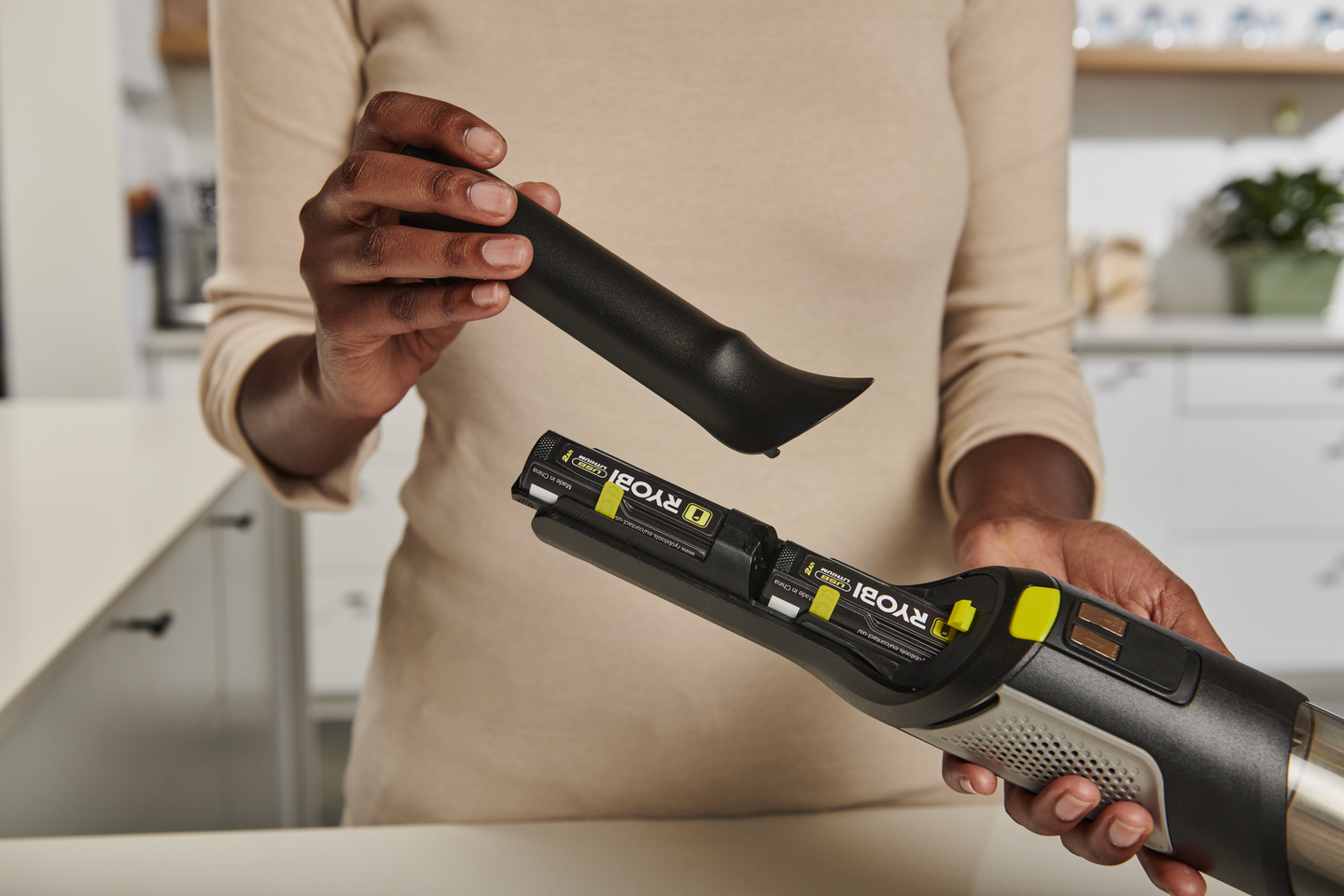 Rikkaimuri Ryobi RHV44-220G 4V USB-Lithium-sarja 2x2,0Ah akulla