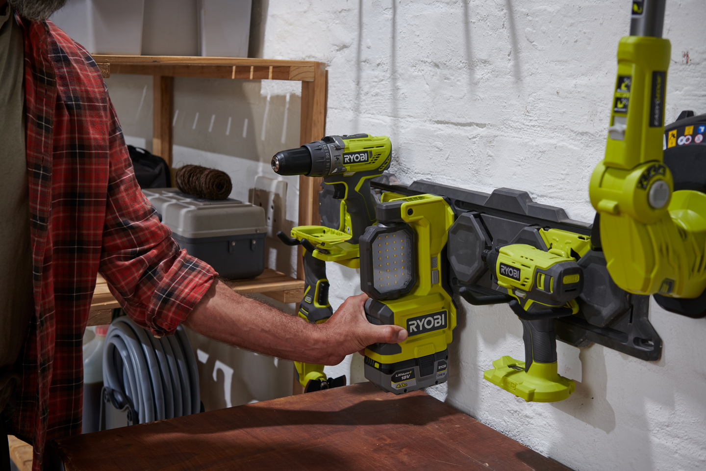 Led-työvalo Ryobi RMTL18-0 18V ONE+ 1500 Lumen runkoversio