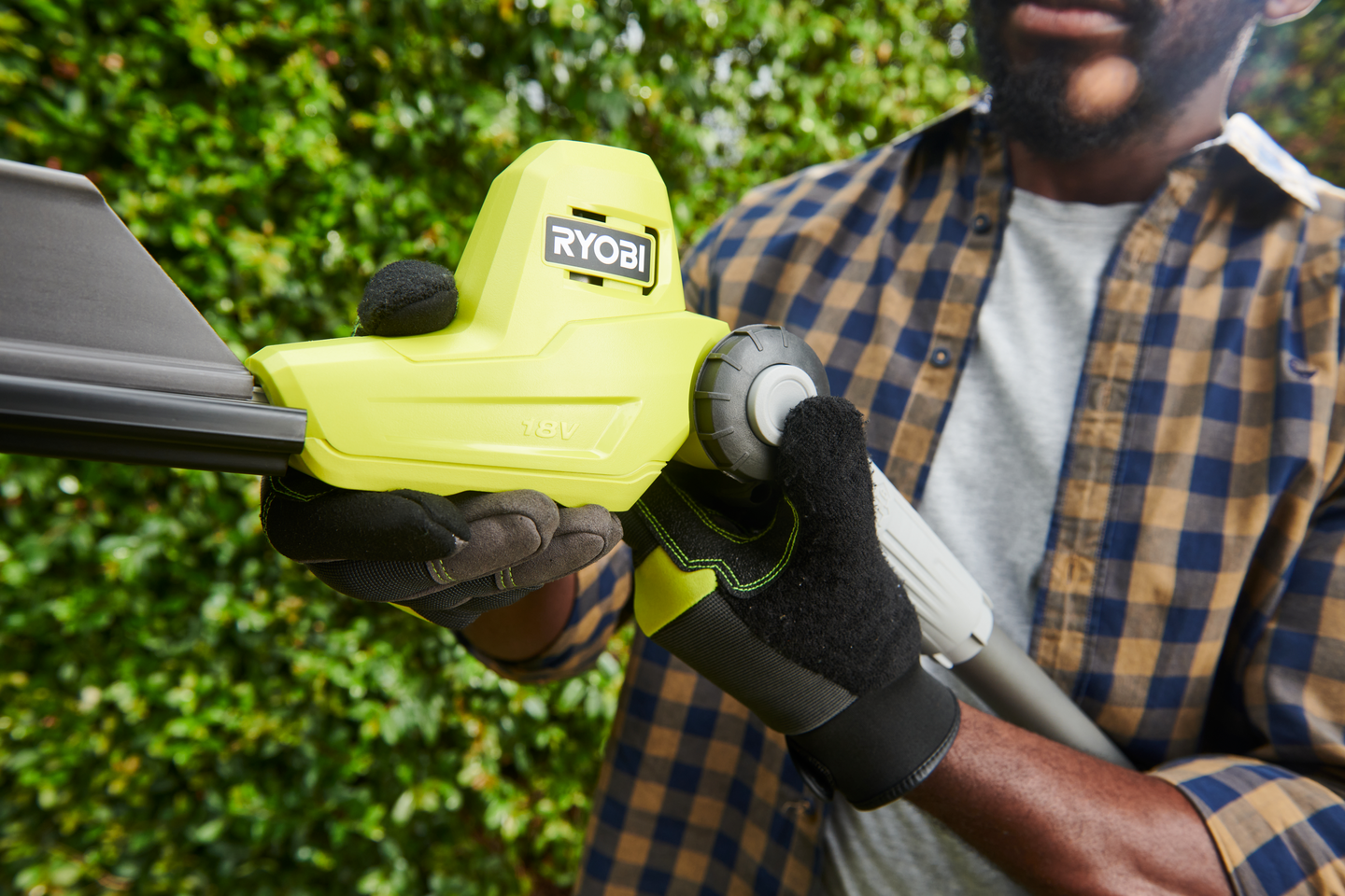 Pensasleikkuri teleskooppivarrella Ryobi RY18PHT40A-0 18V ONE+ runko
