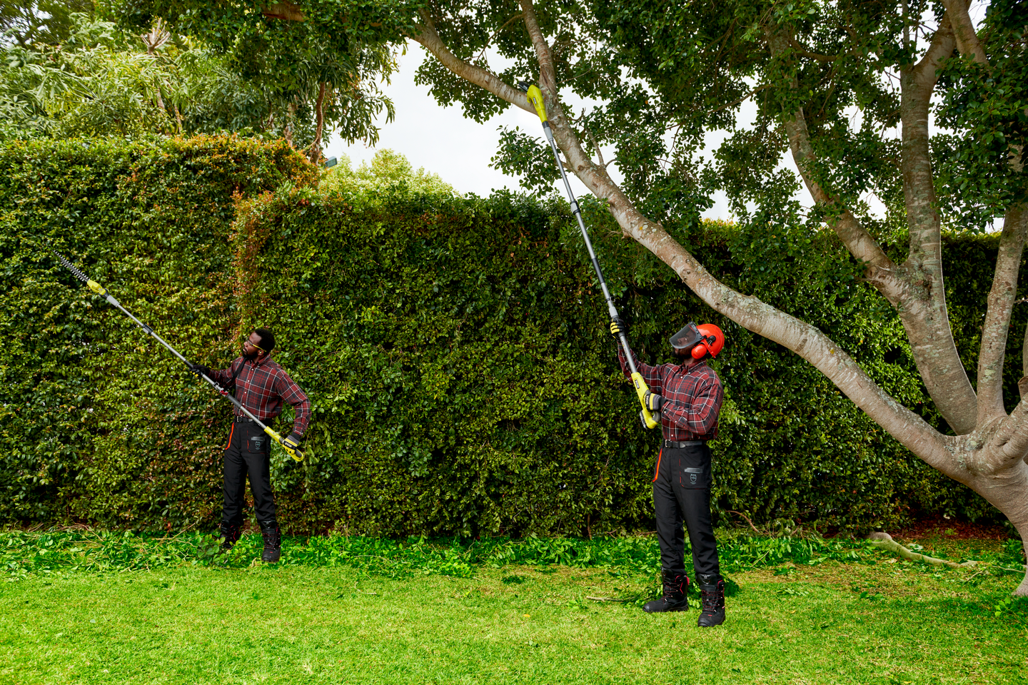 Pensasleikkuri teleskooppivarrella Ryobi RY18PHT40A-0 18V ONE+ runko