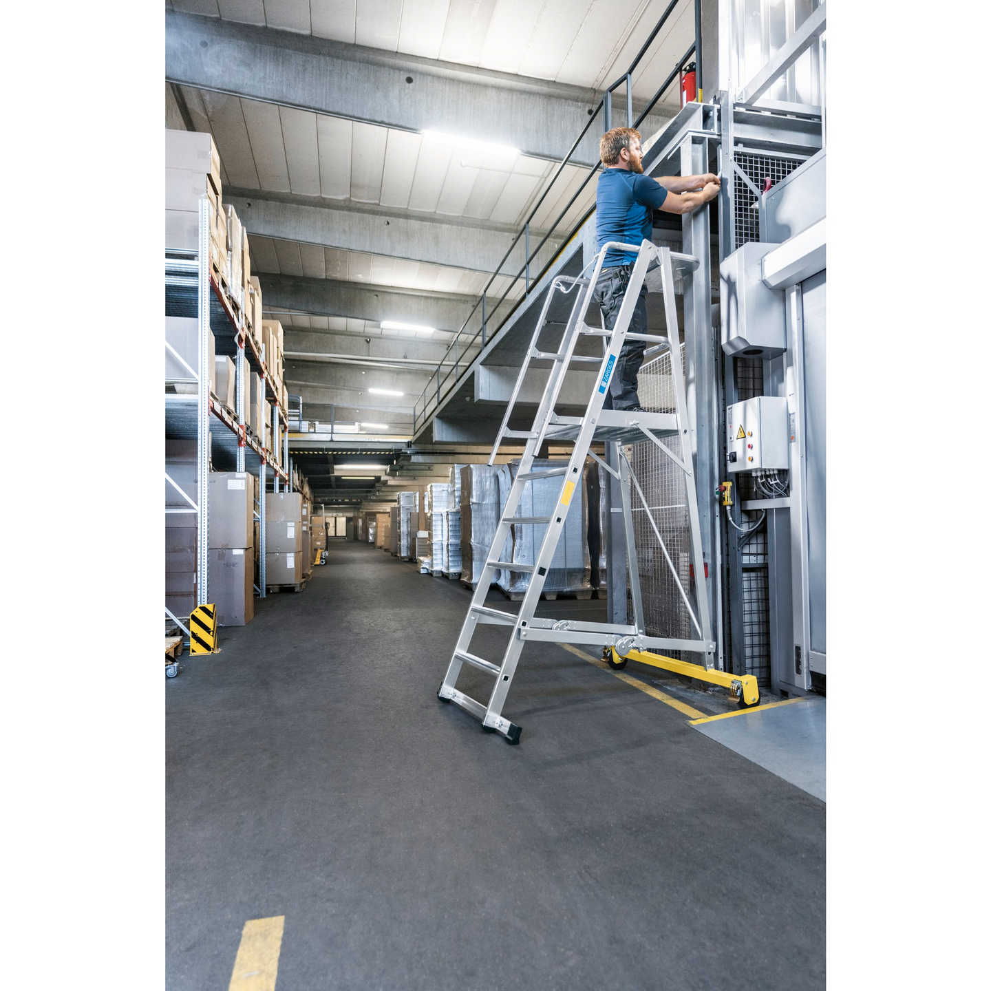 PLATTFORMSTEGE ZARGES Z600 HOPFÄLLBAR