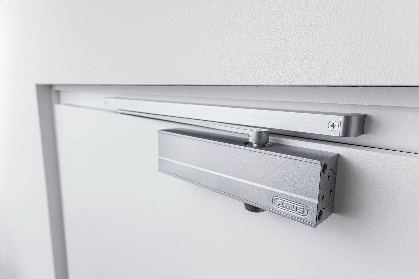 Ovensuljin ABUS AC7303 EN 3 maks. 60kg/960mm leveälle ovelle