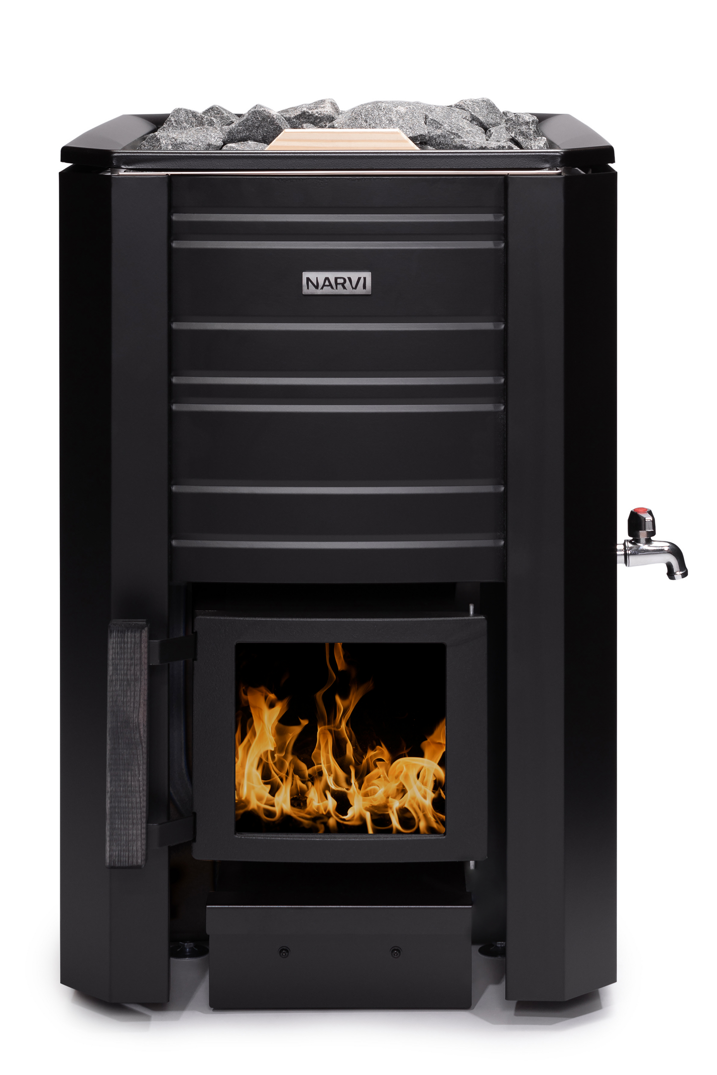 Puukiuas Narvi Black 20 vesisäiliö edessä