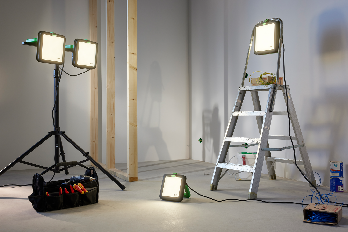 Työmaavalaisin Thorsman 35W 4000lm ladattava IP54