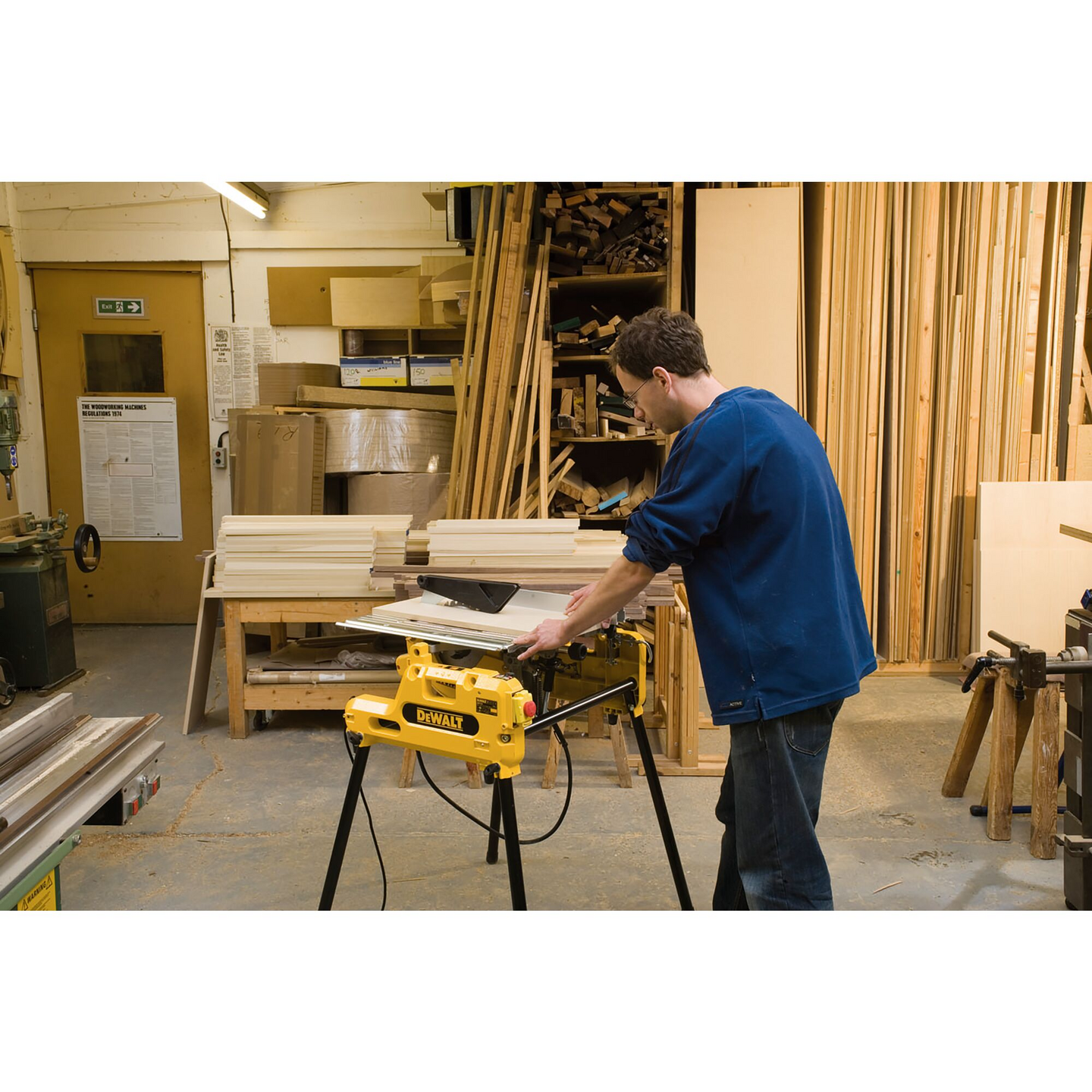 Kääntöpöytäsaha Dewalt DW743N-XC/QS