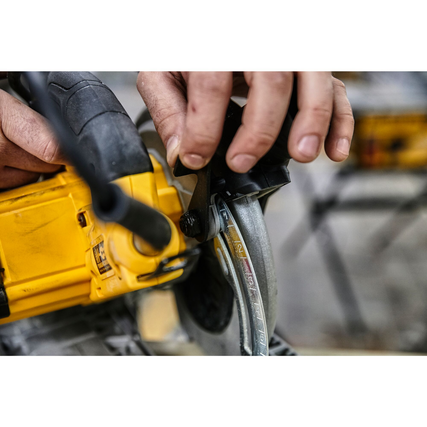Pyörösaha Dewalt DWE576K