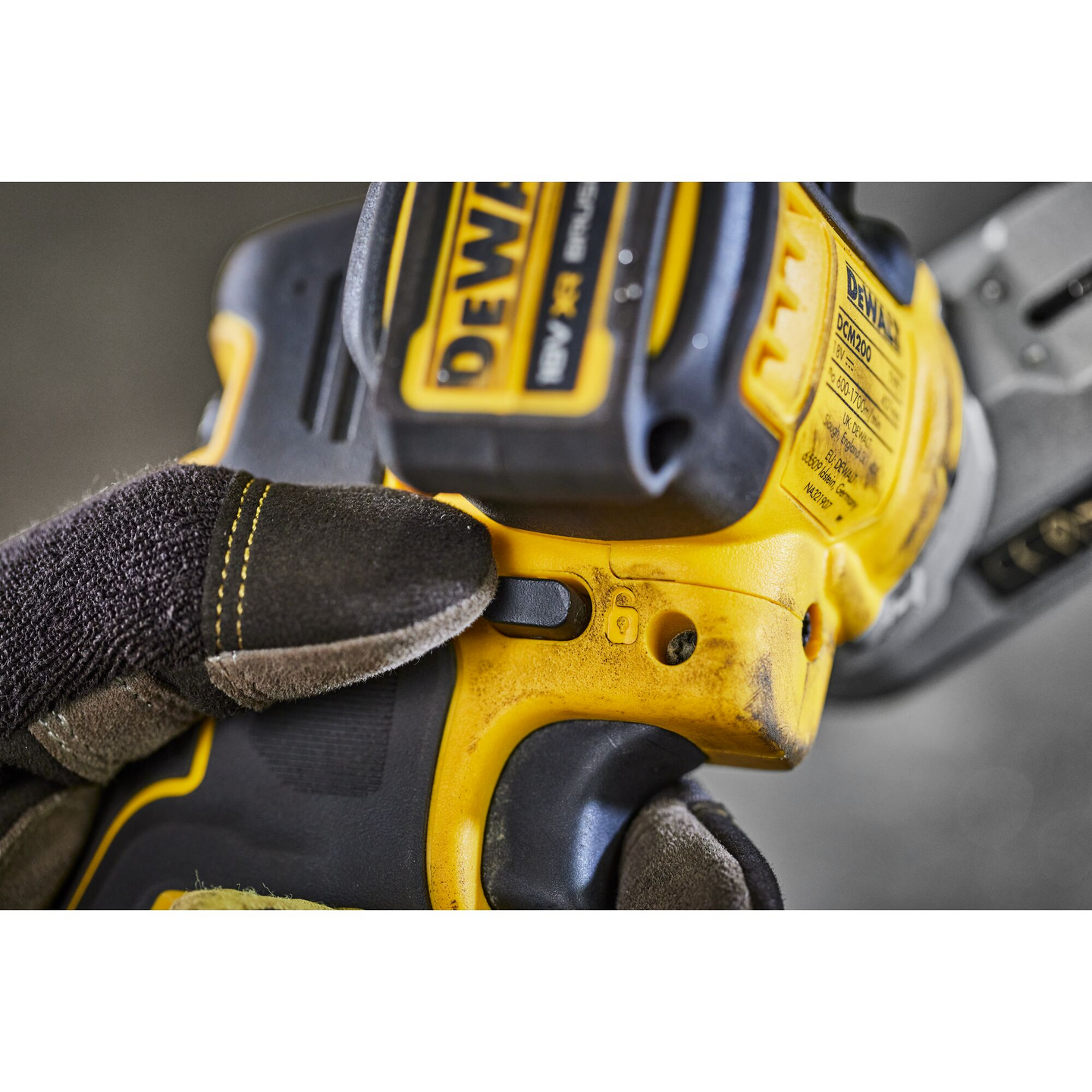 Akkunauhahiomakone DeWalt DCM200E2T 2X1,7AH 18V XR