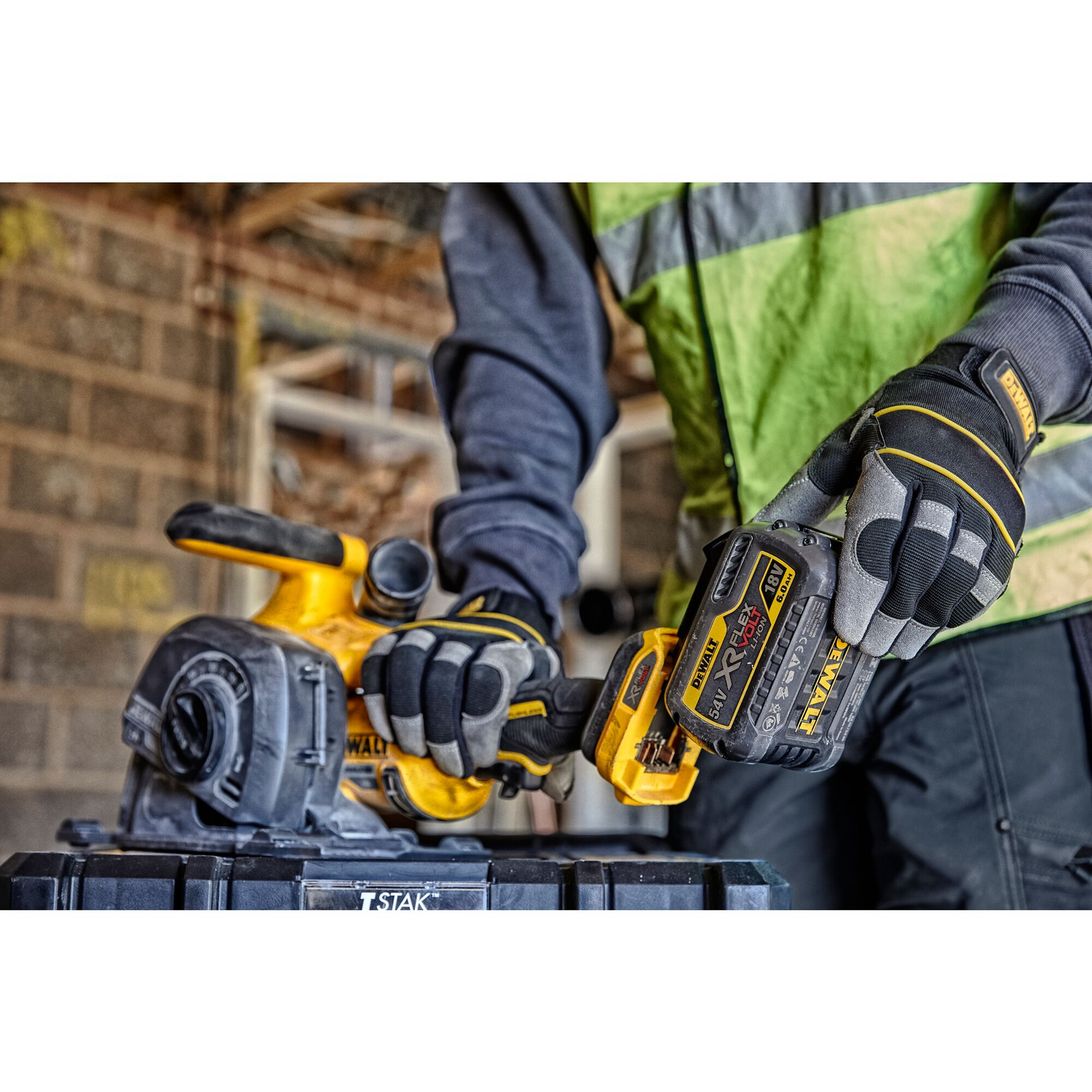 Akkuseinäurajyrsin DeWalt DCG200T2