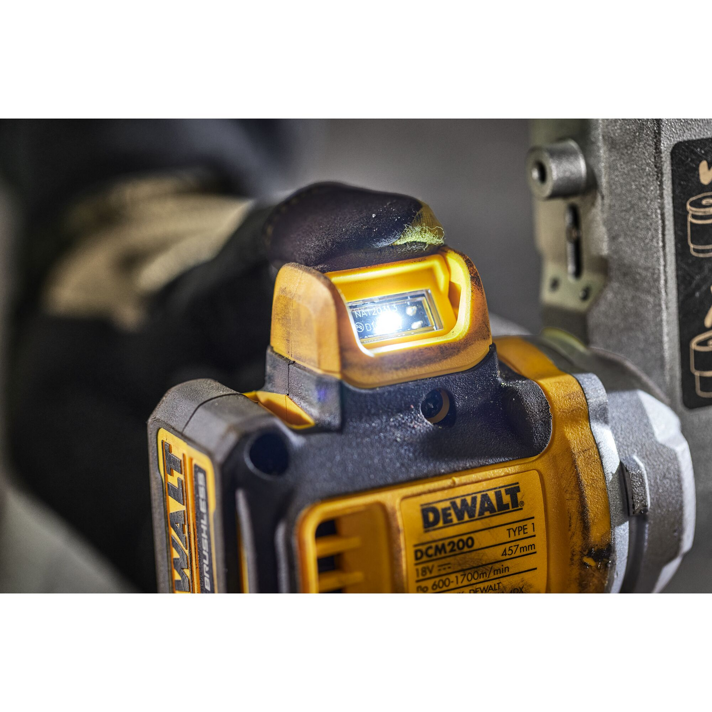 Akkunauhahiomakone DeWalt DCM200E2T 2X1,7AH 18V XR