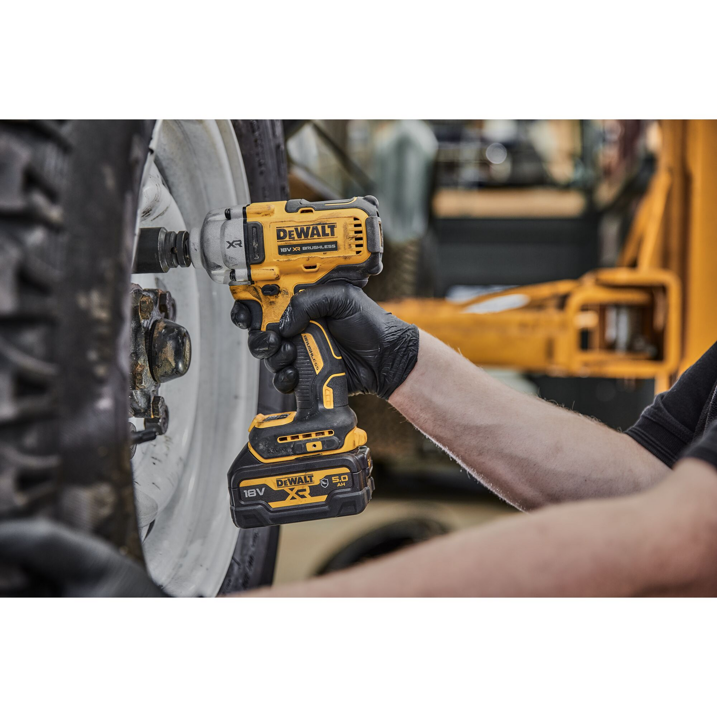 Akkumutteriväännin DeWalt DCF891N 18V XR 1/2” 812Nm runko