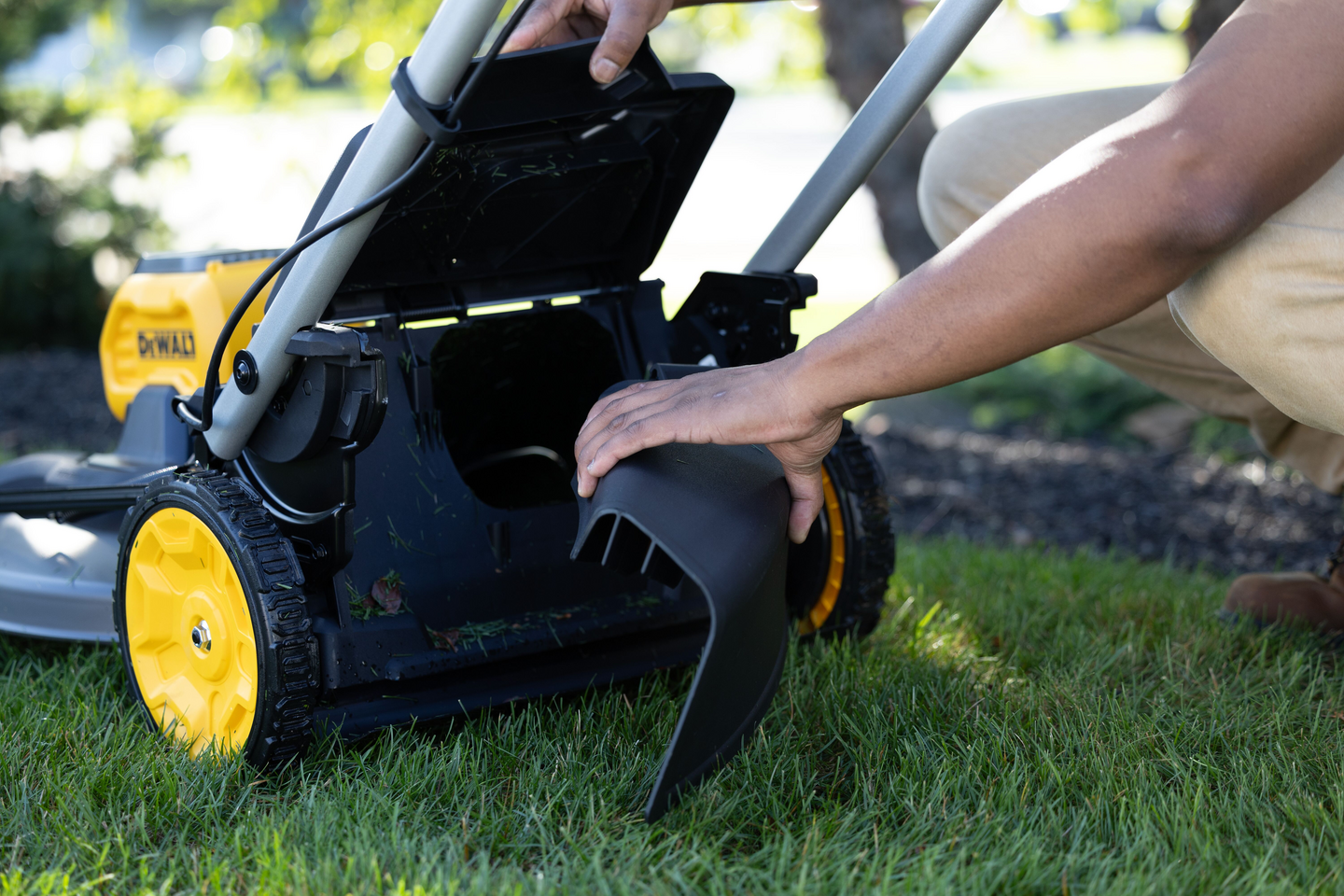 Akkuruohonleikkuri DeWalt DCMWSP550N 54V runko