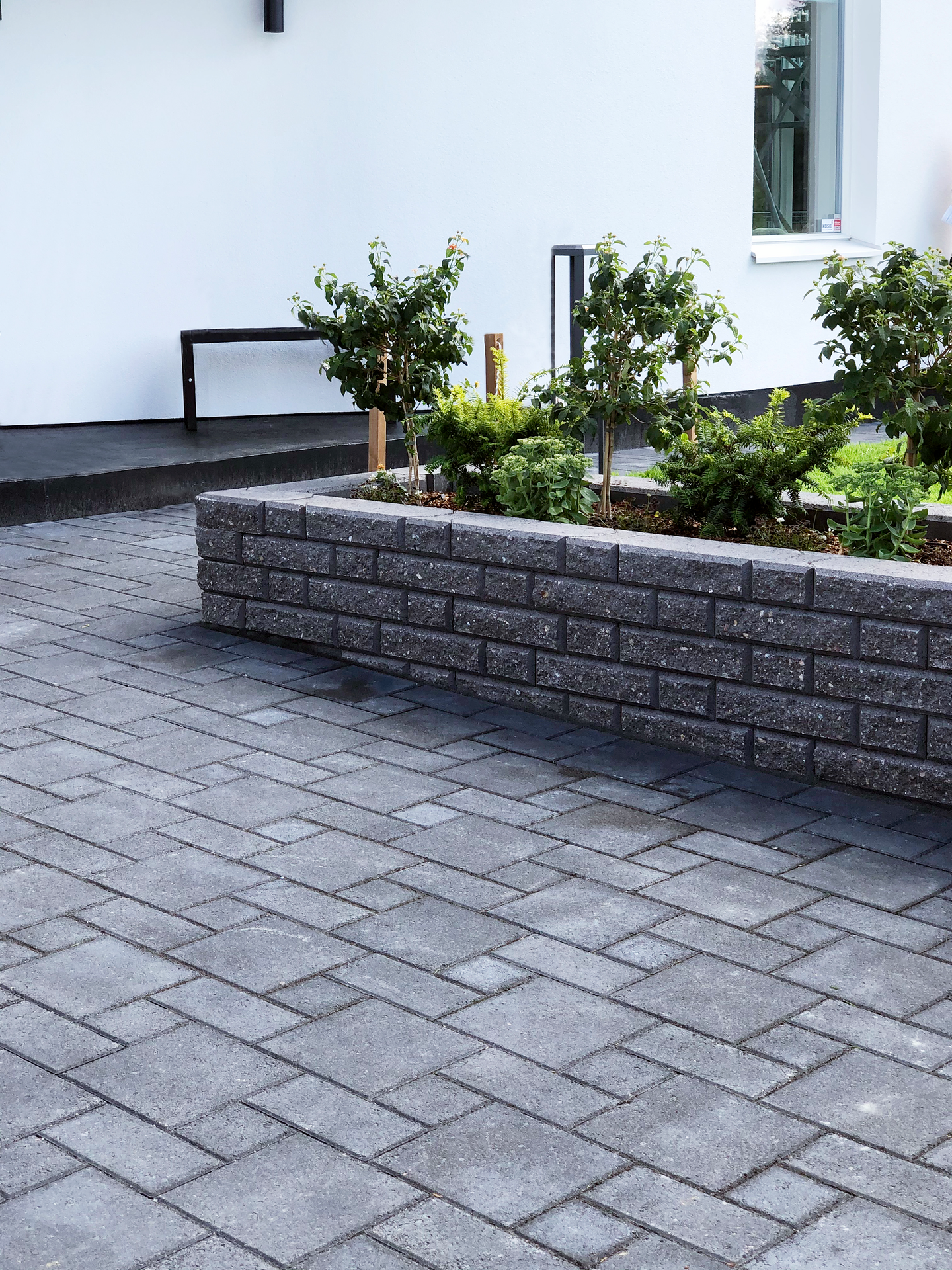 Aukiokivi HB 138x138x60mm musta 10,0m²/lava 1405kg/lava