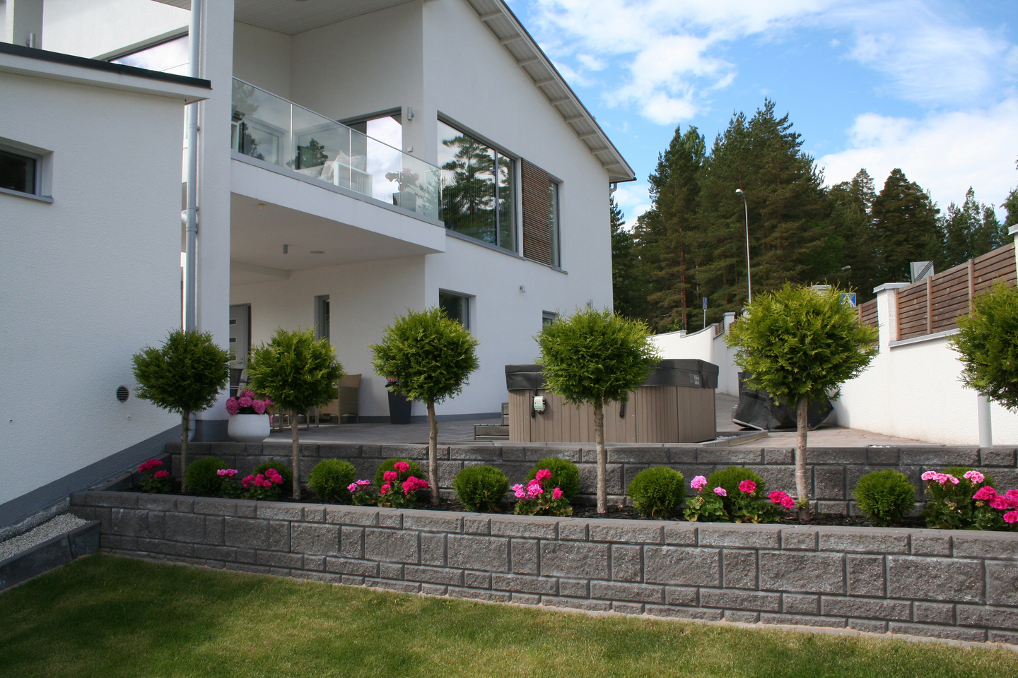 Vallikivi normaalikivipari HB 630x215x100mm harmaa 56paria/lava 1180kg/lava