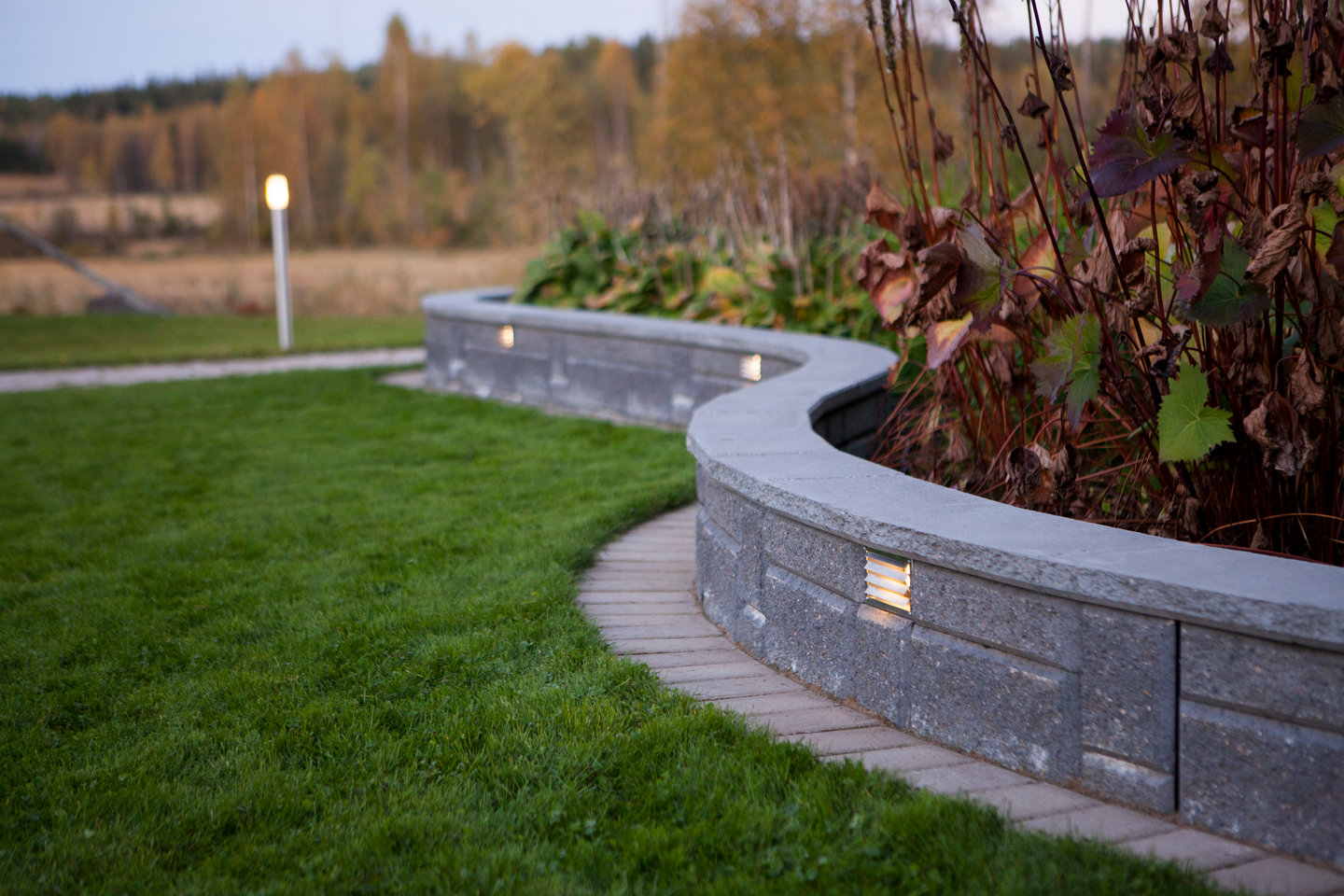 Vallikivi normaalikivipari HB 630x215x100mm harmaa 56paria/lava 1180kg/lava