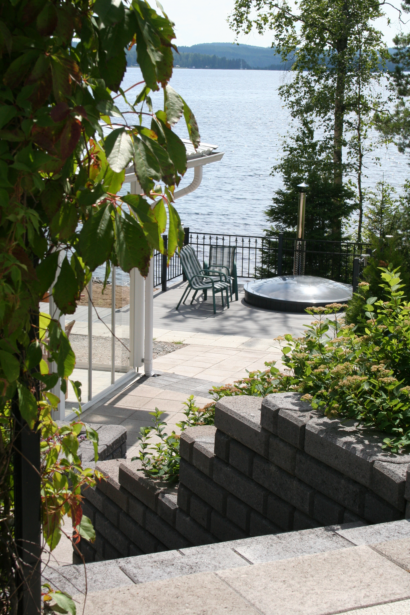 Vallikivi normaalikivipari HB 630x215x100mm musta 56paria/lava 1180kg/lava