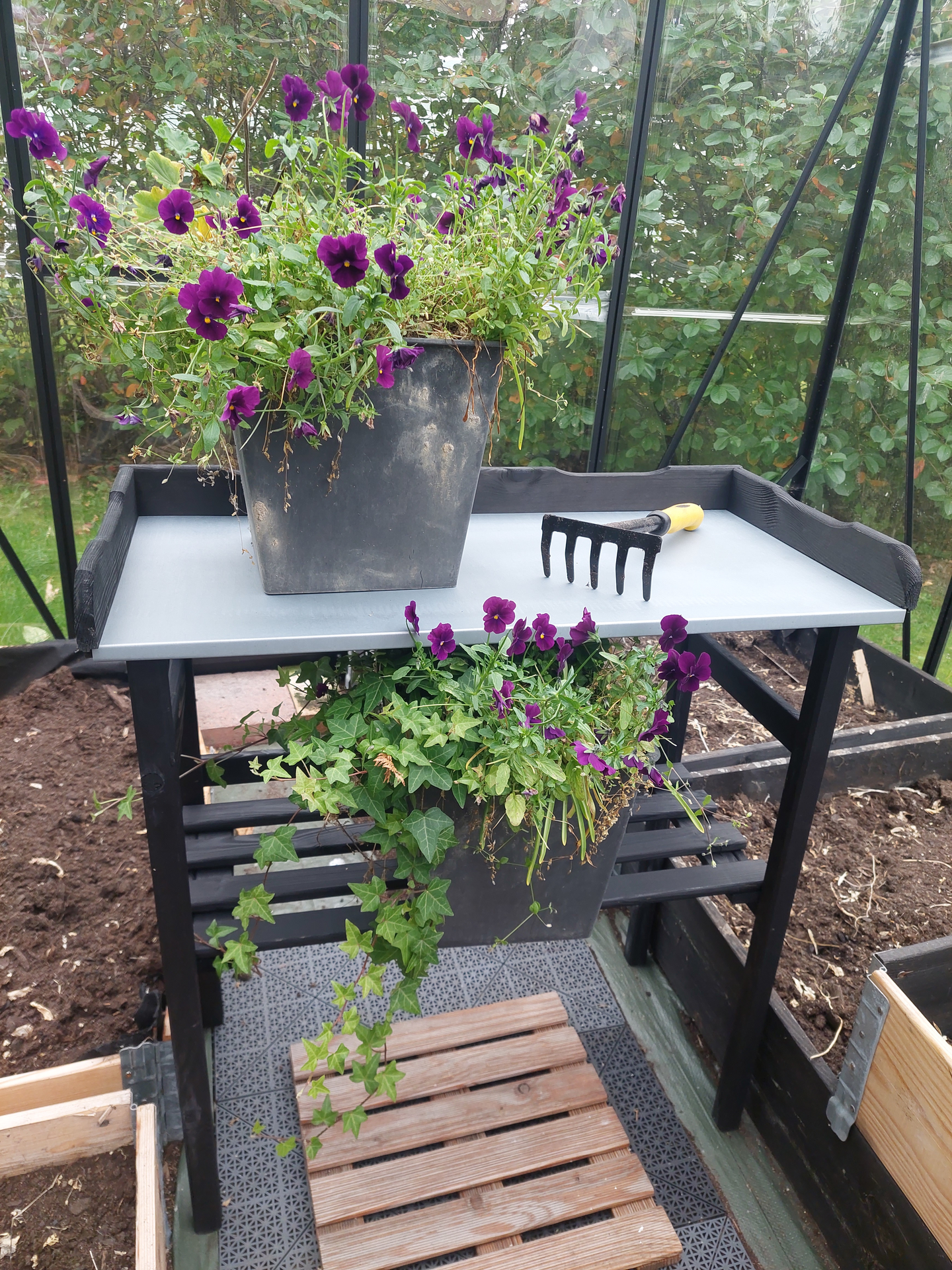 Viljelypöytä 78x37cm musta