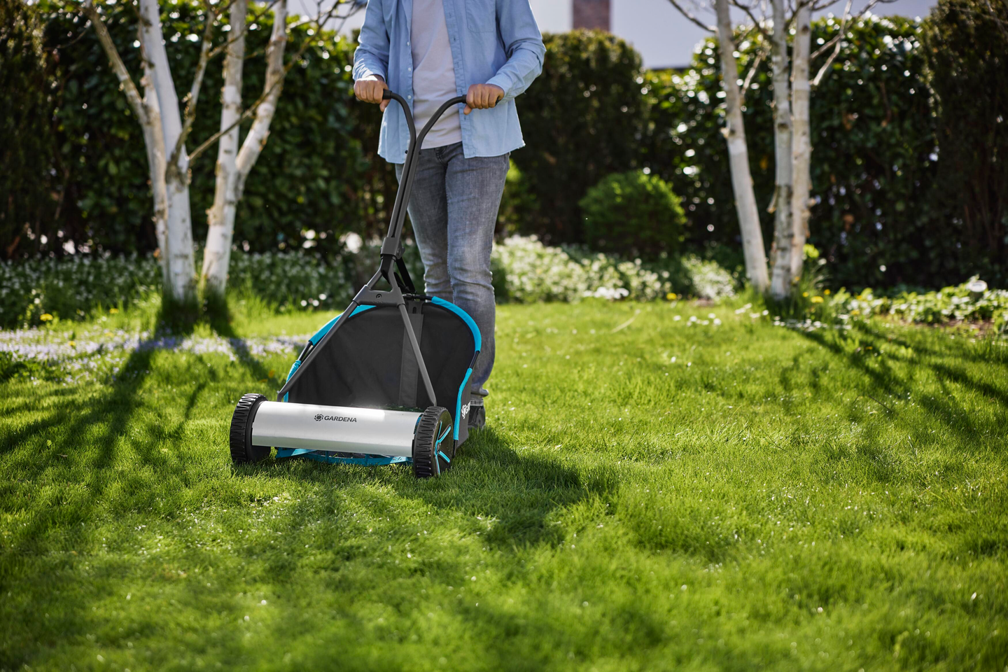 Kelaleikkuri Gardena Plus 400 kerääjällä