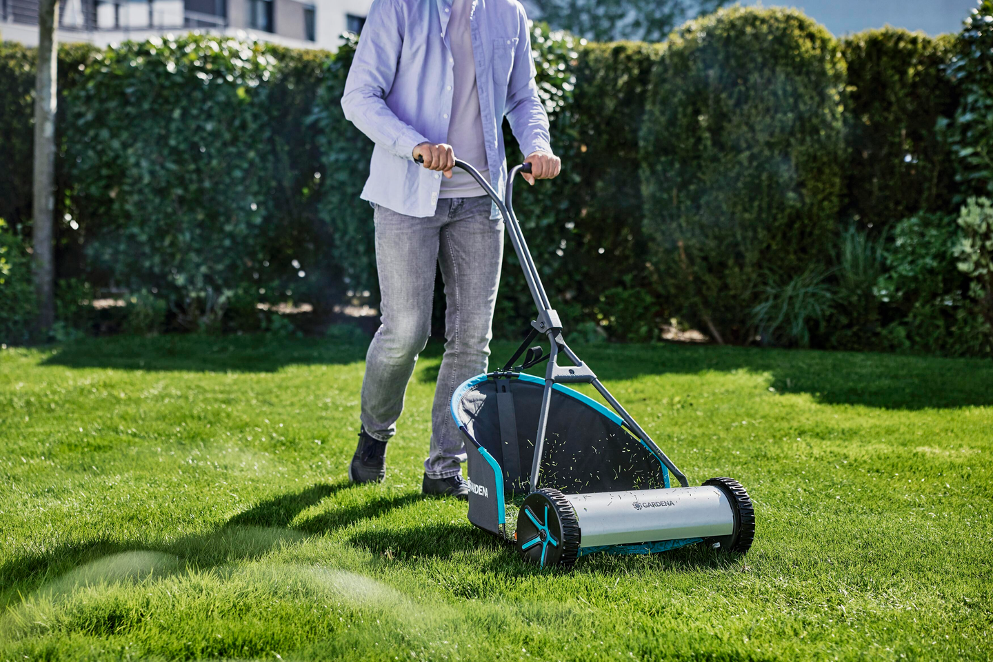 Kelaleikkuri Gardena Plus 400 kerääjällä