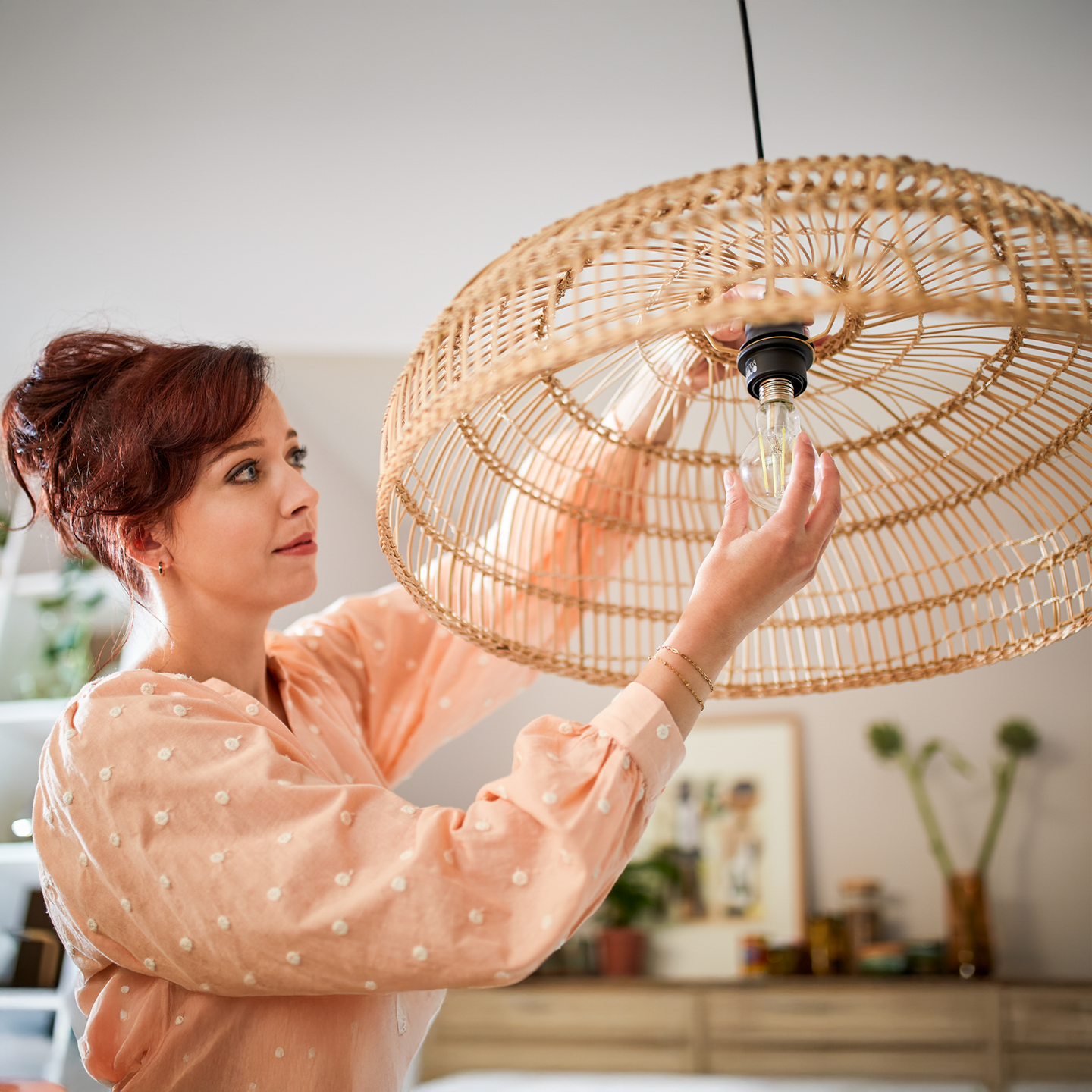 Led-lamppu PHILIPS ULTRA EFFICIENT 1095lm 5.2W 2700K E27 huurrettu