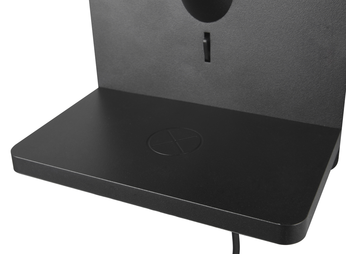 Seinävalaisin TRIO Comfort E14 mattamusta latausasemalla