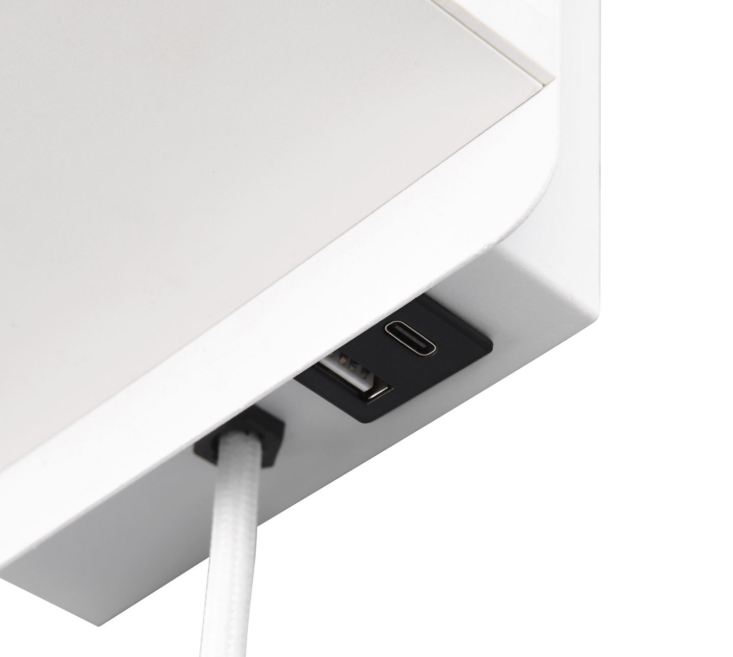 Seinävalaisin TRIO Comfort E14 mattavalkoinen latausasemalla