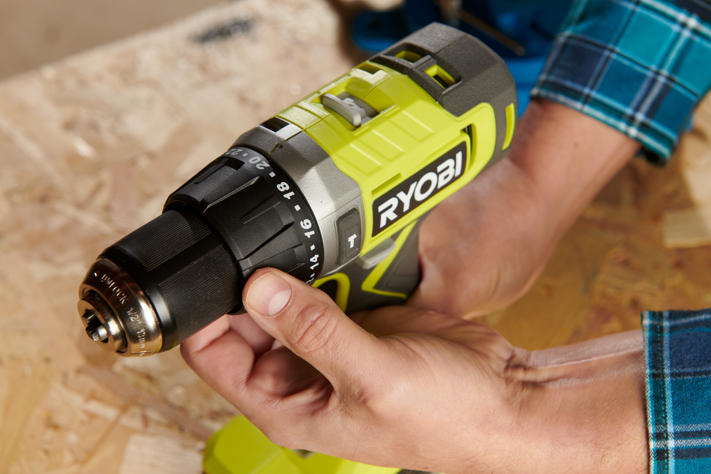 Iskuporakone Ryobi RPD18-2C42TA55 18V ONE+ 2,0Ah + 4,0Ah työkalupakissa